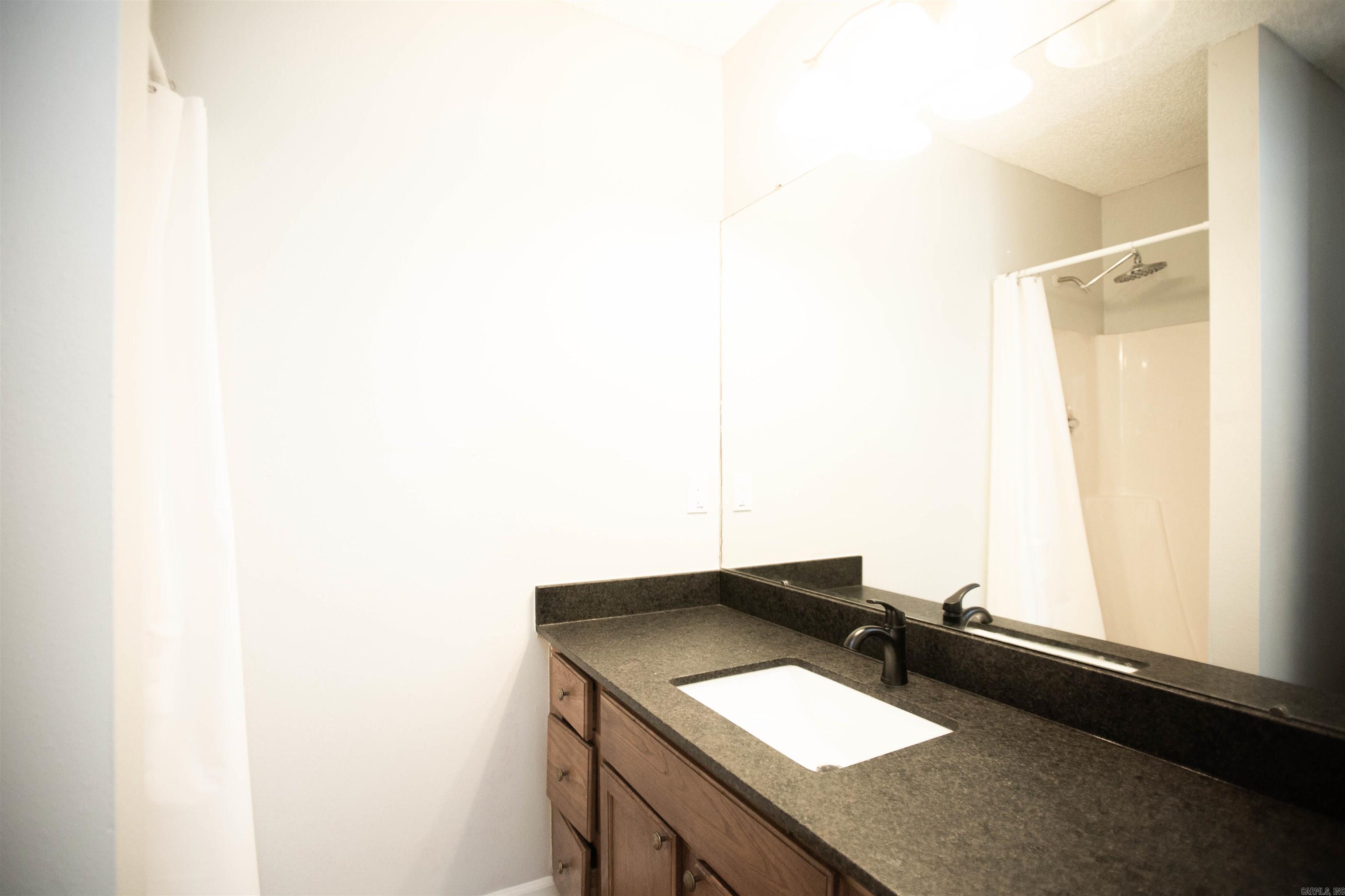Glenview Renewal #3 - Residential Lease