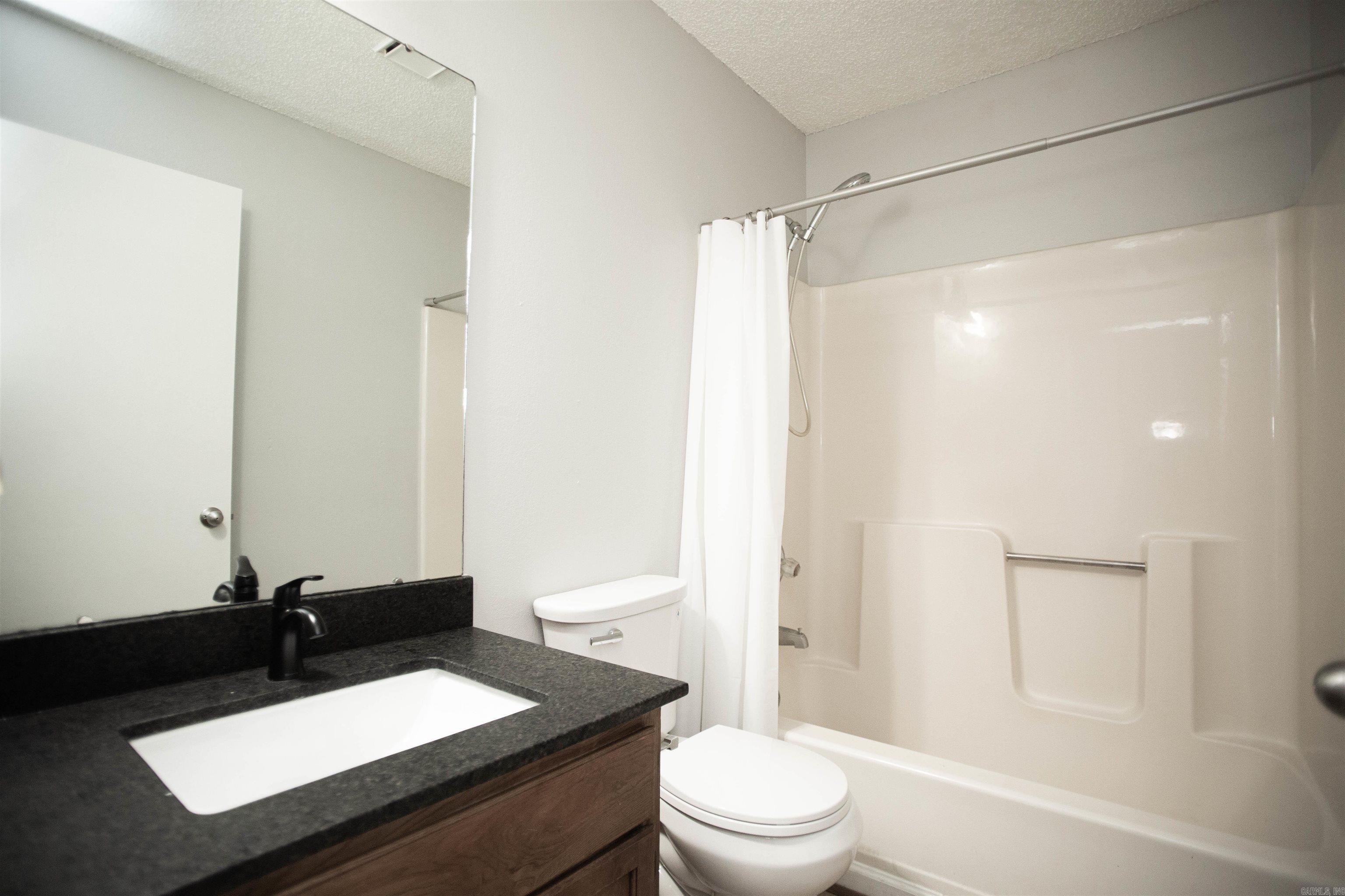 Glenview Renewal #3 - Residential Lease