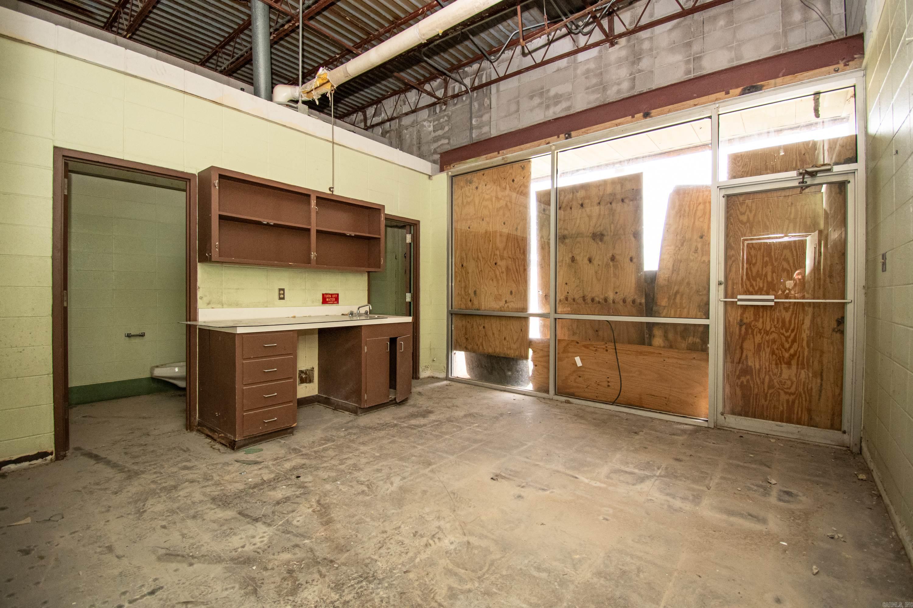 Grove - Commercial Sale