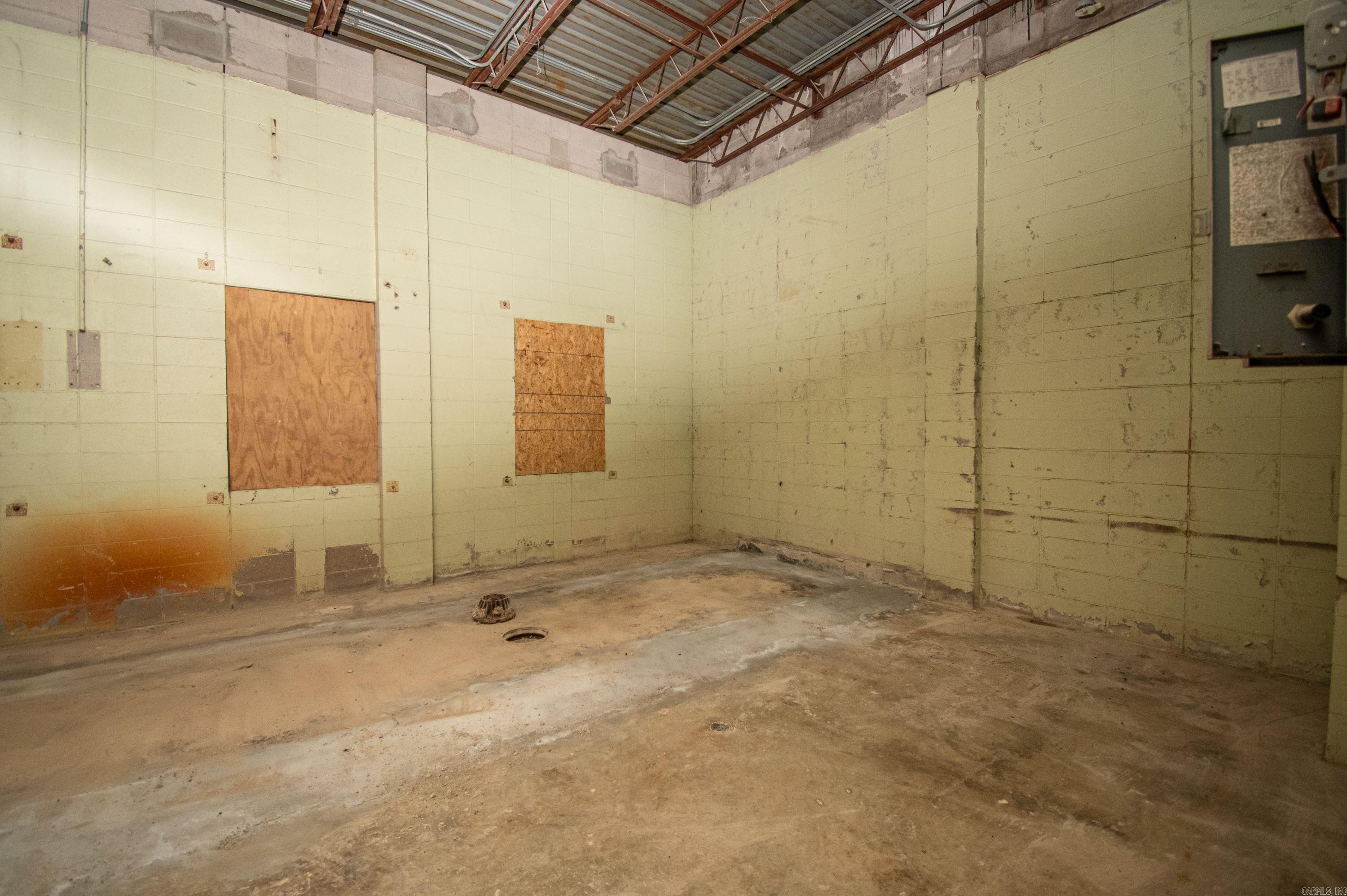 Grove - Commercial Sale