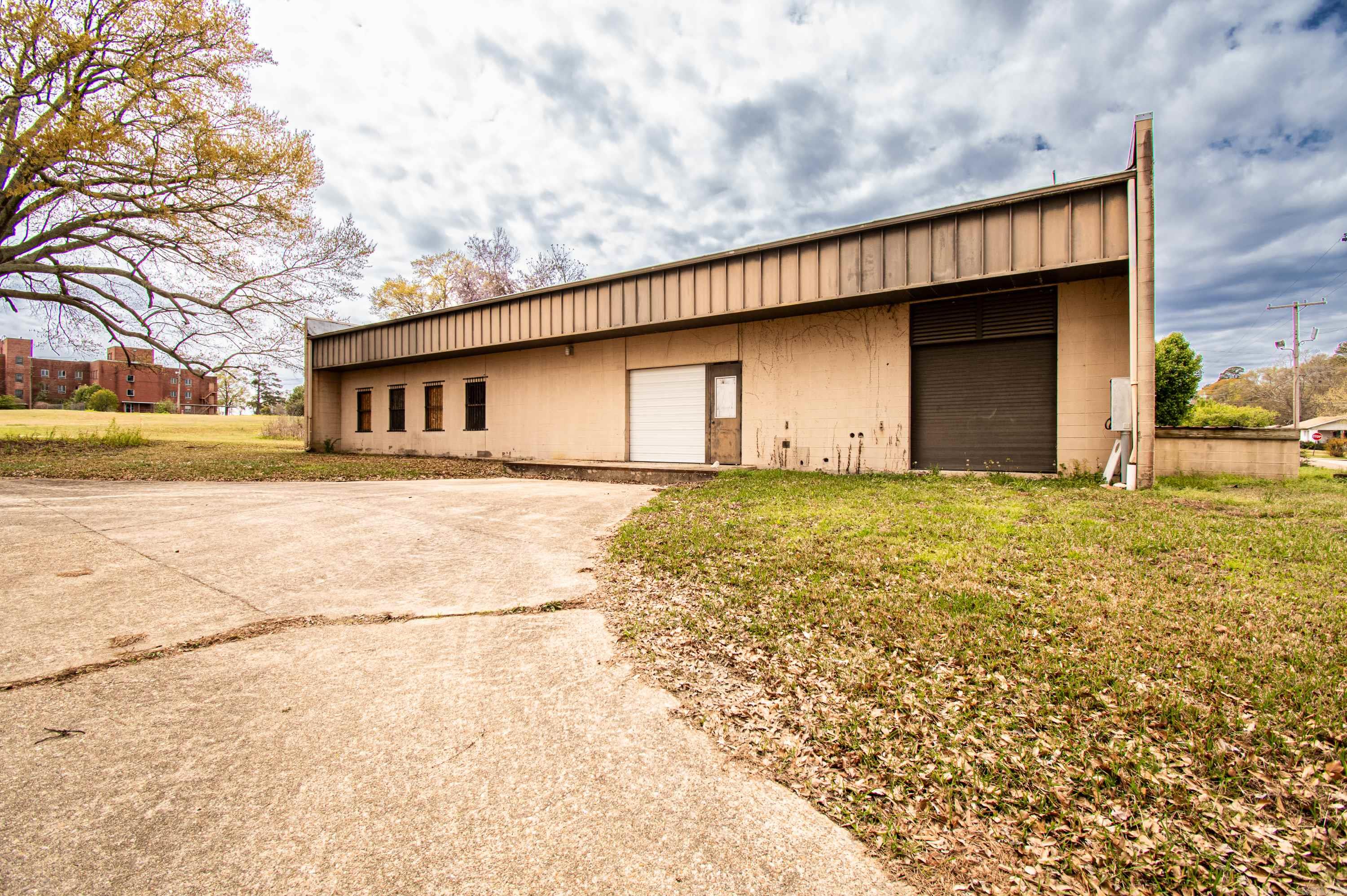 Grove - Commercial Sale