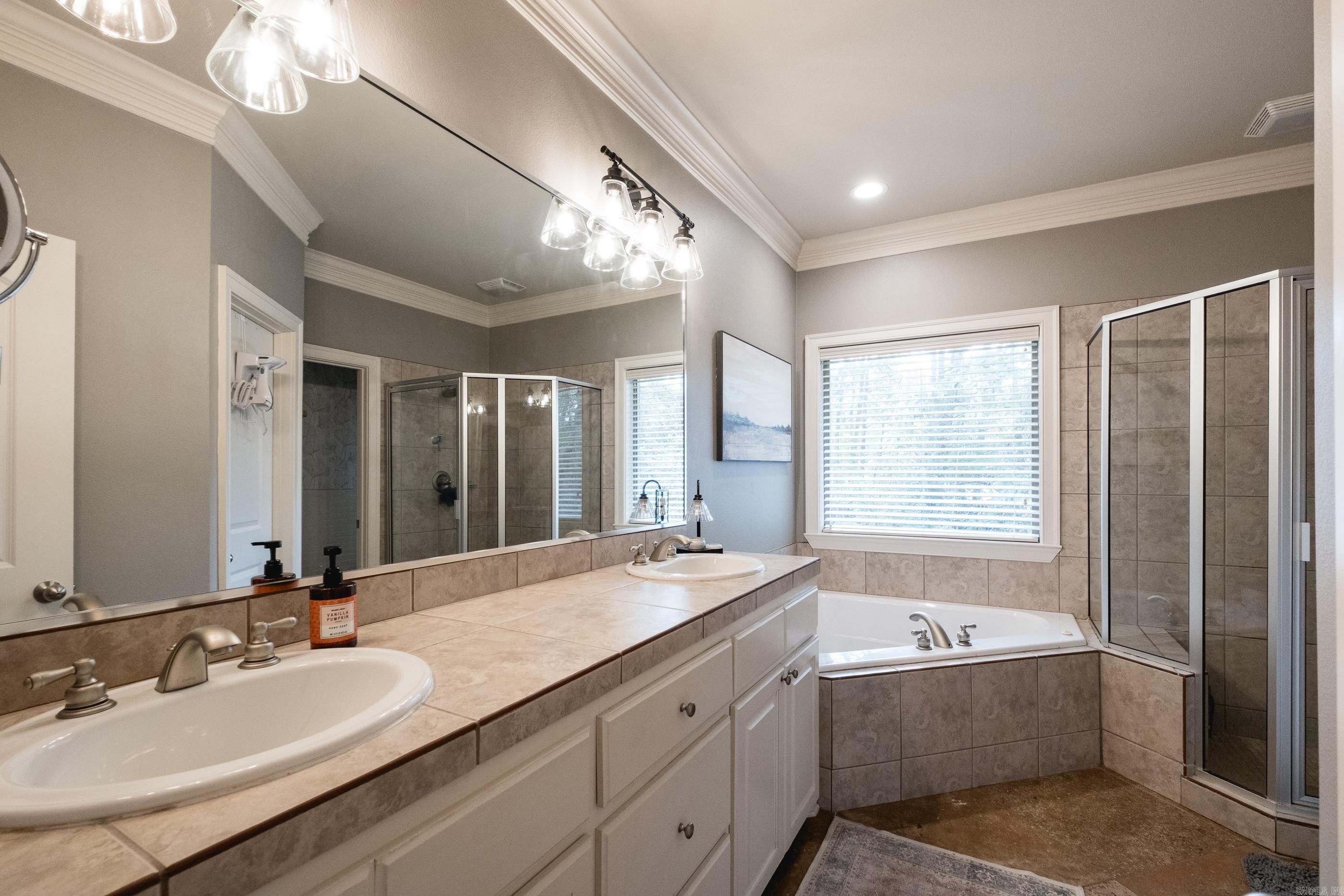 WOODLANDS EDGE - Residential