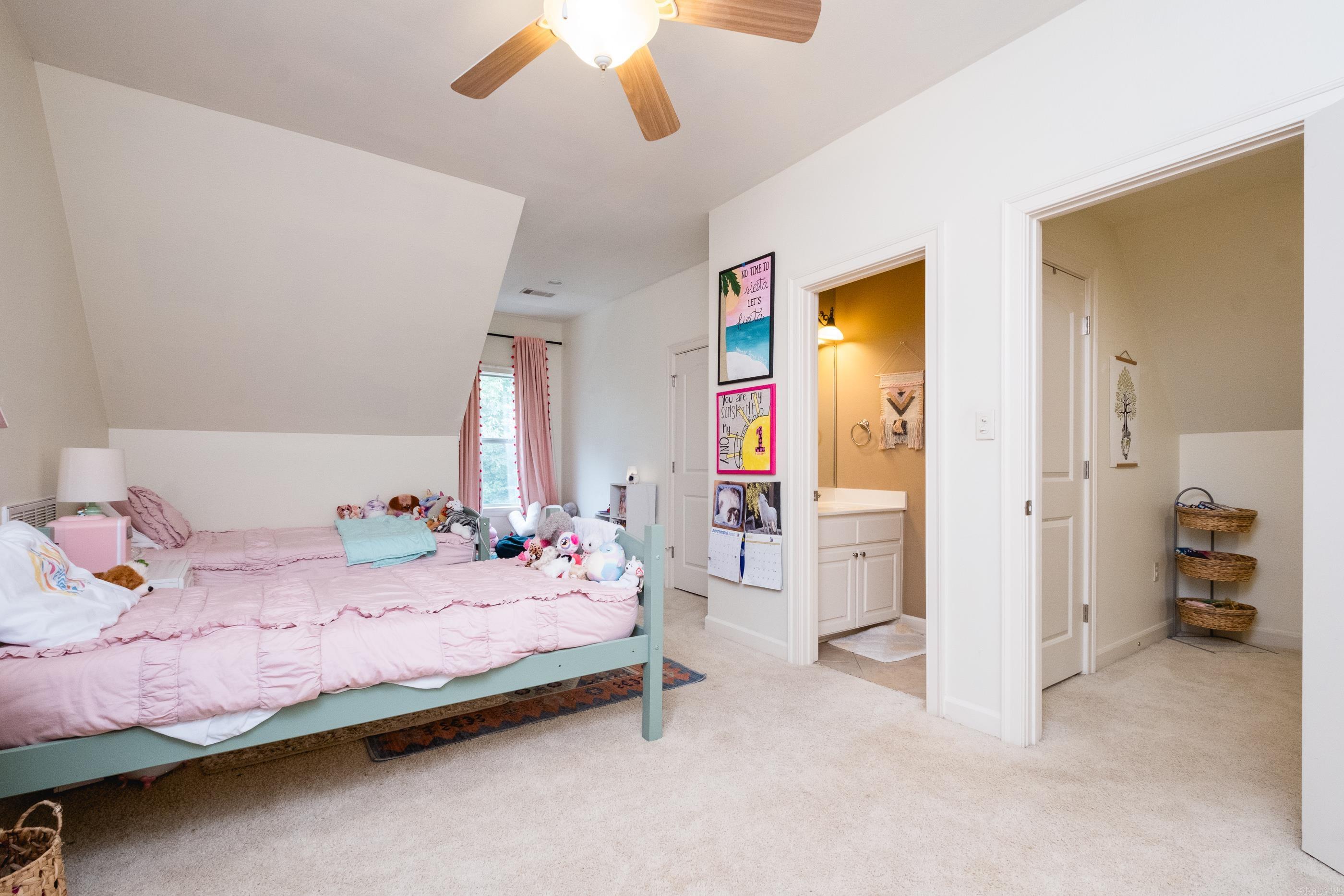 WOODLANDS EDGE - Residential