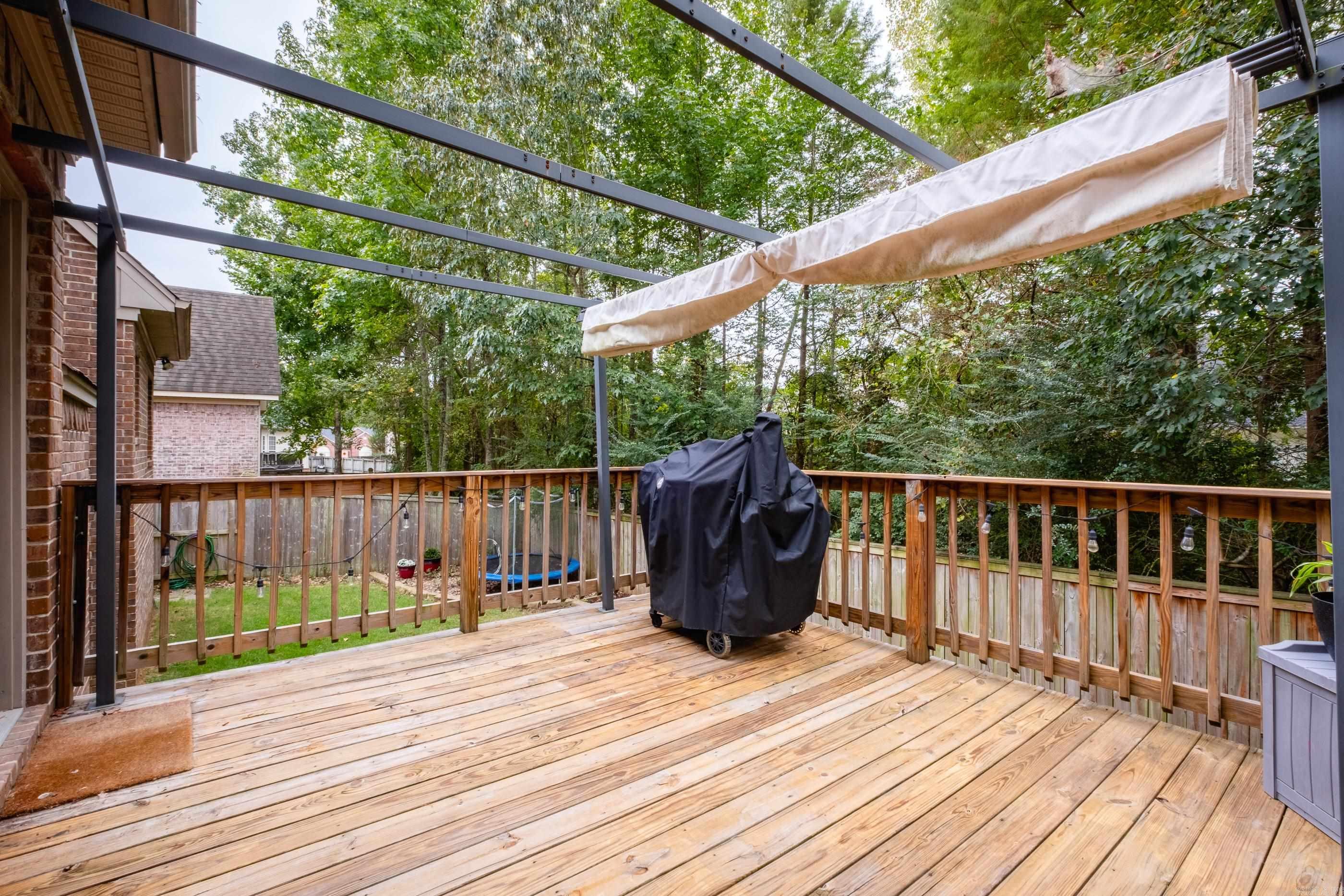 WOODLANDS EDGE - Residential