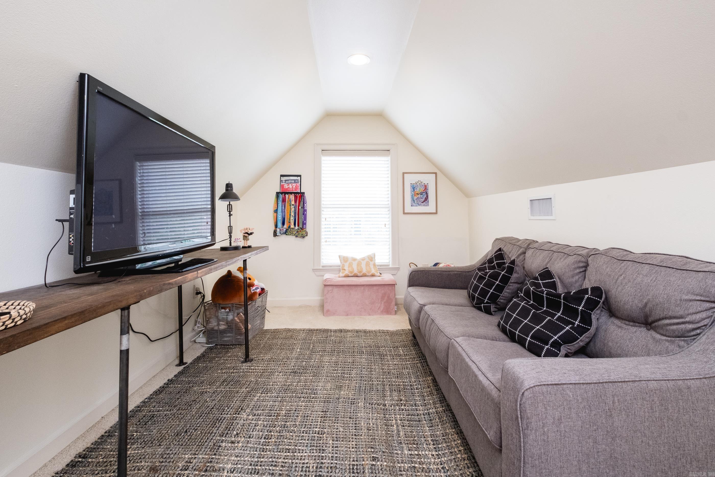 WOODLANDS EDGE - Residential