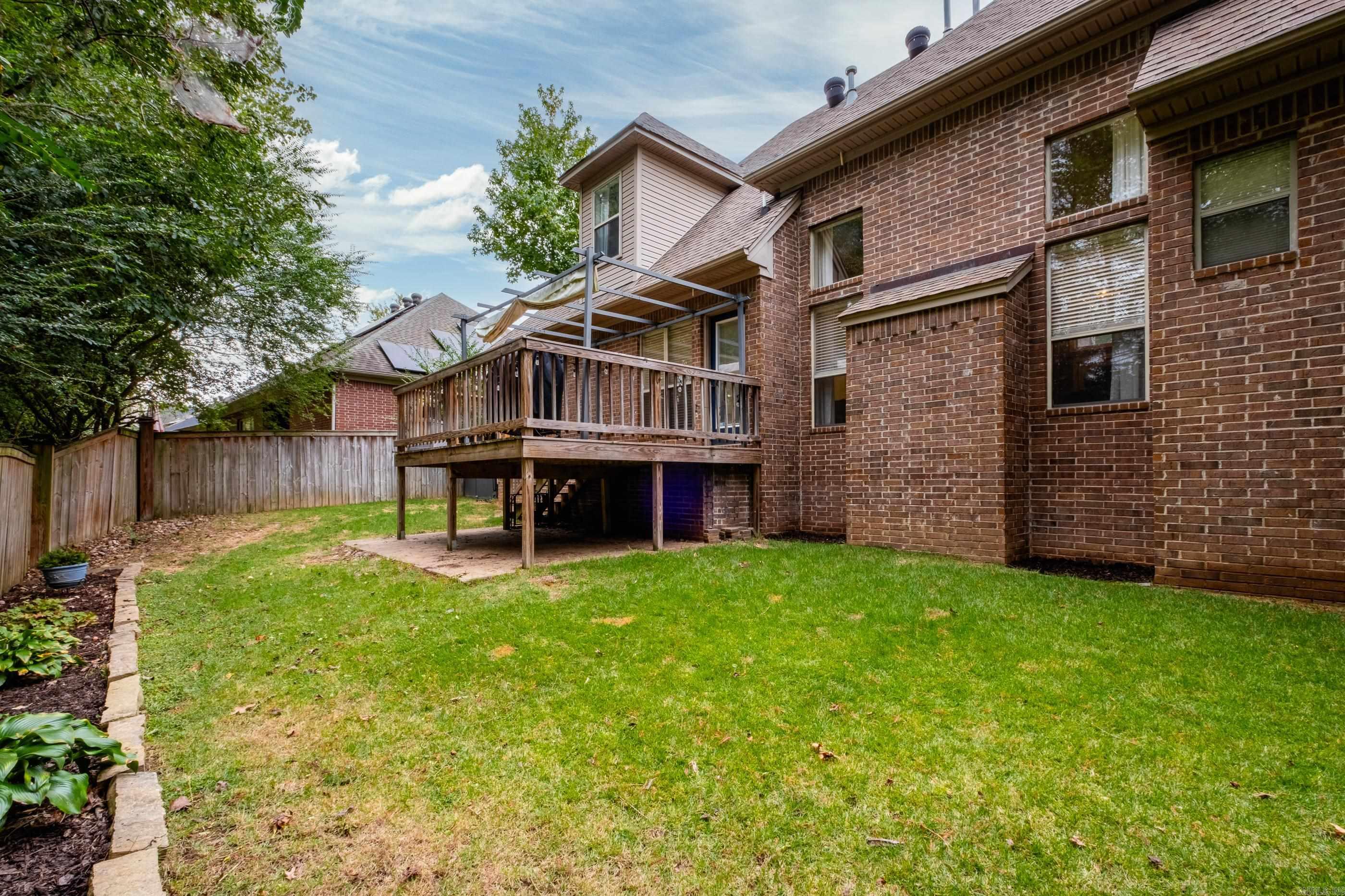 WOODLANDS EDGE - Residential
