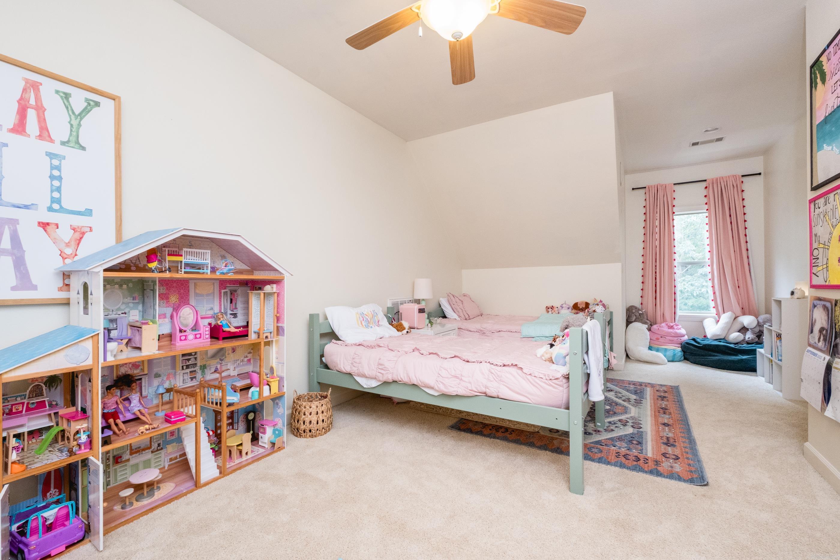 WOODLANDS EDGE - Residential