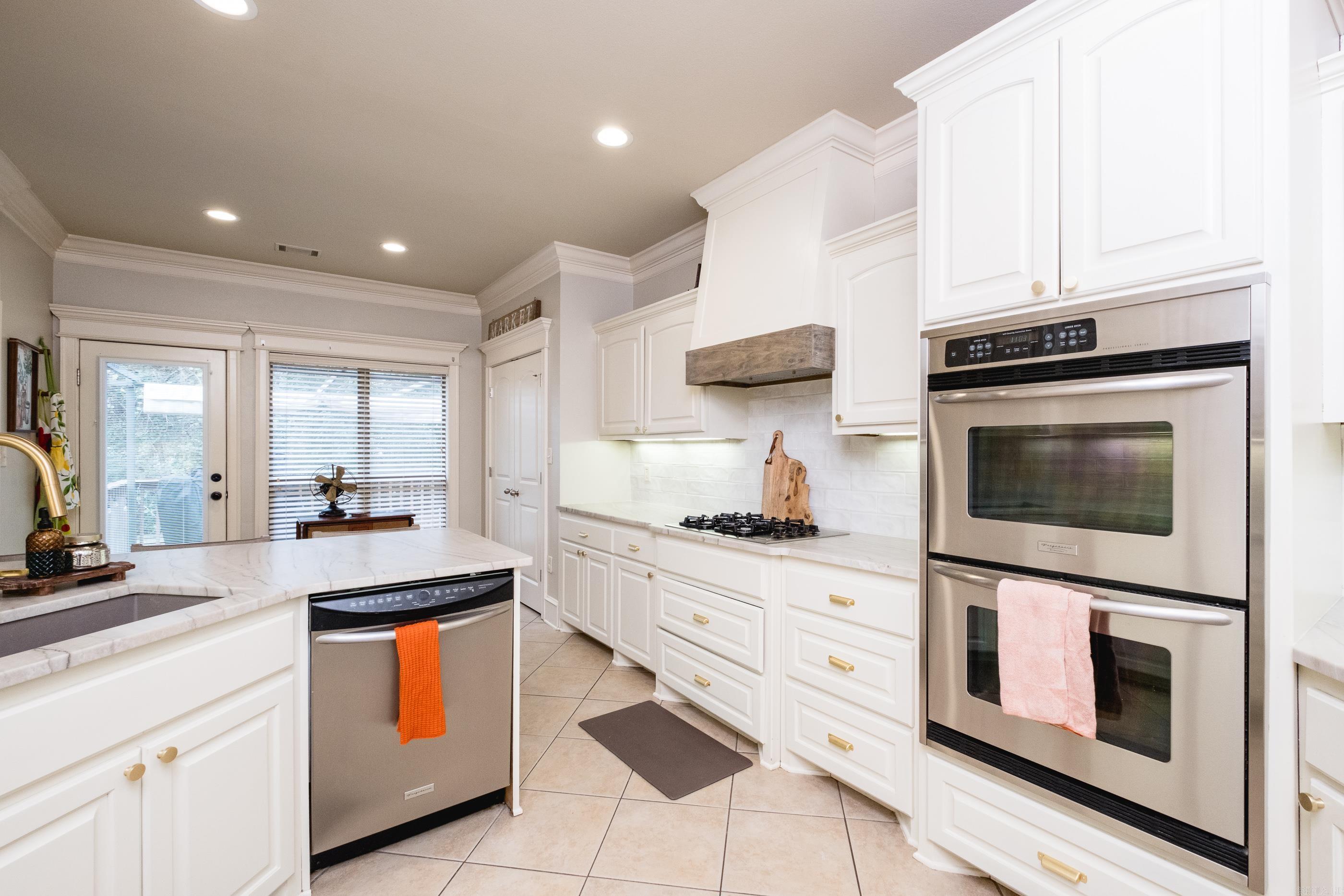 WOODLANDS EDGE - Residential