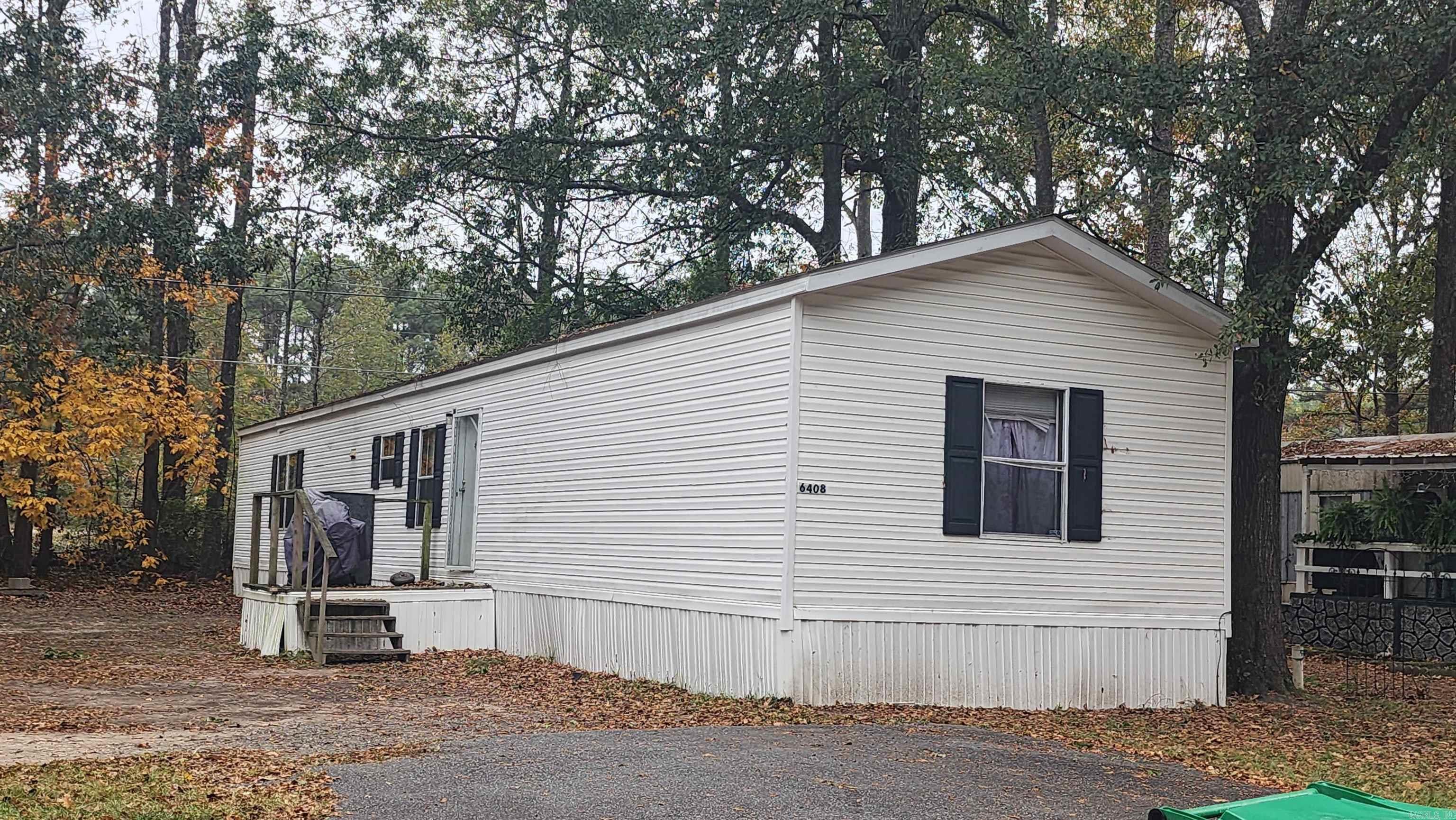 Stonewall - Commercial Sale