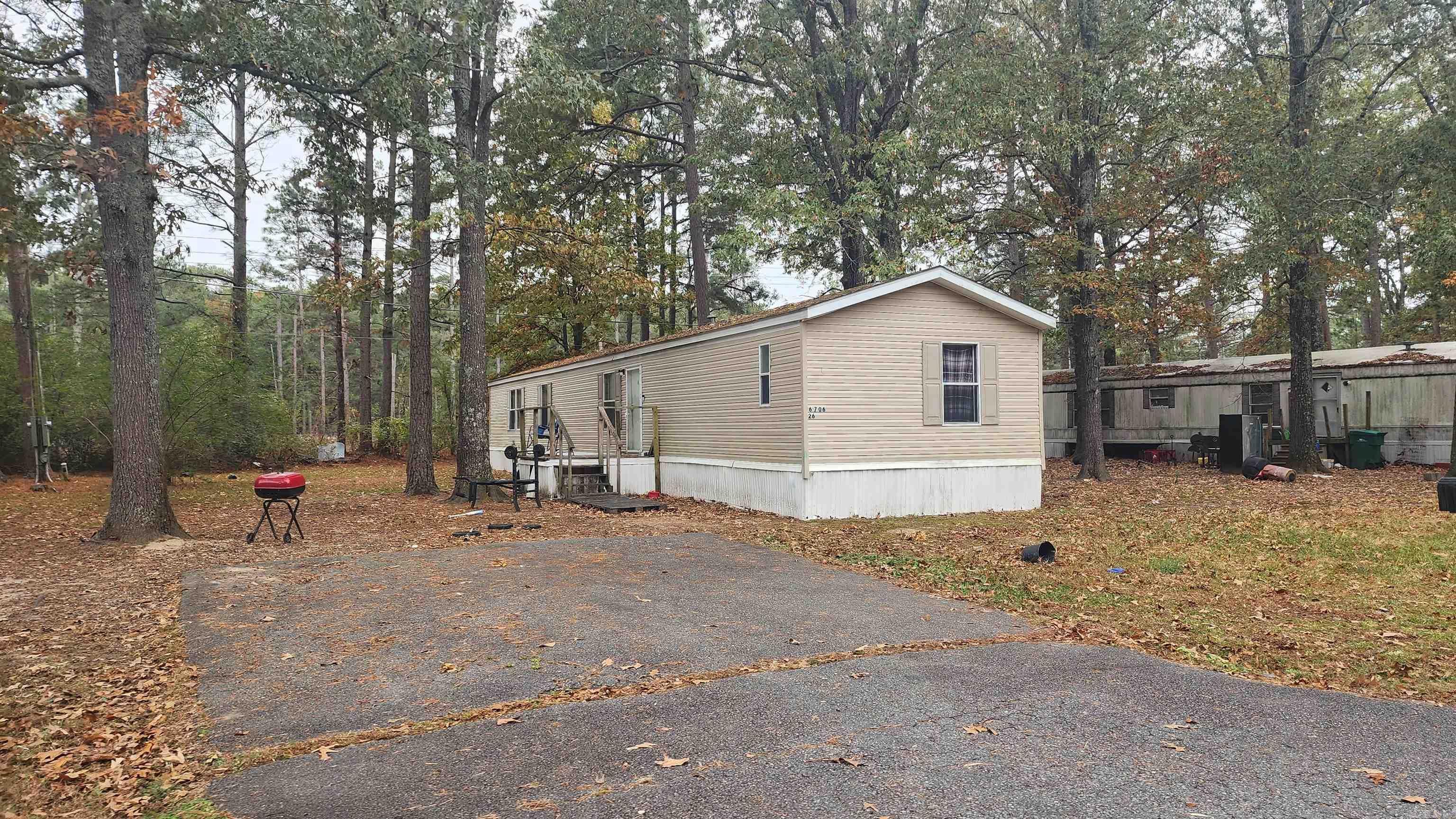 Stonewall - Commercial Sale