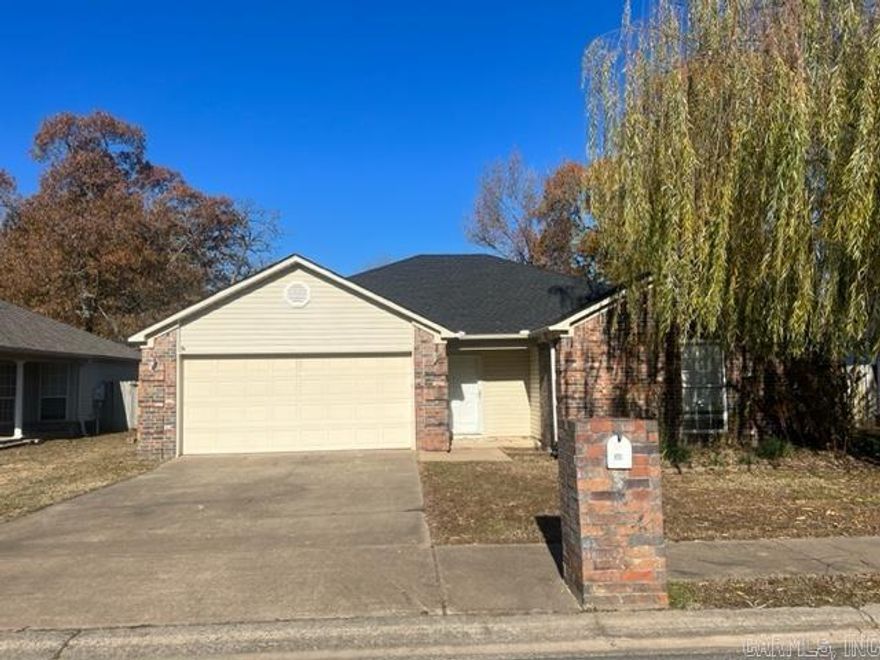 NEW FLOORS AND PAINT!! Great home located conveniently near Bryant Elementary, Hill Farm Elementary, Bryant Junior High, and Bryant Junior High School.  This home features three bedrooms, 2 bathrooms. Spacious master bedroom, fenced back yard.