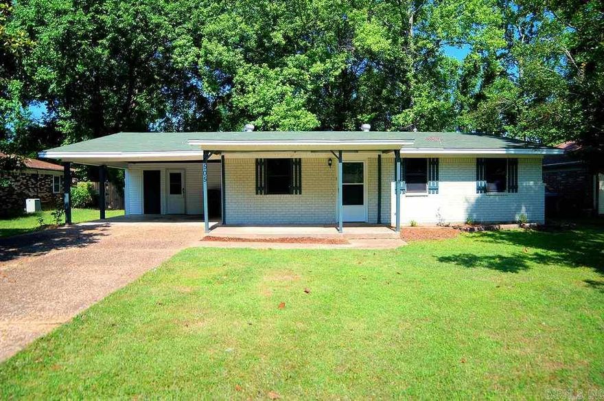 Cute family home in Colonel Glenn area for rent! Renovated a few years ago throughout with granite, tile backsplash, fireplace, and more! This property is managed by Hoffman Team so beware of scammers - we will never ask you to Cashapp us money. The lease for this property is for 18 months to 2 years with a 3% increase after the first year. Income must be 3x the amount of rent. Deposit, first month’s rent, and the $50 administration fee due before move in. This property does not accept section 8.