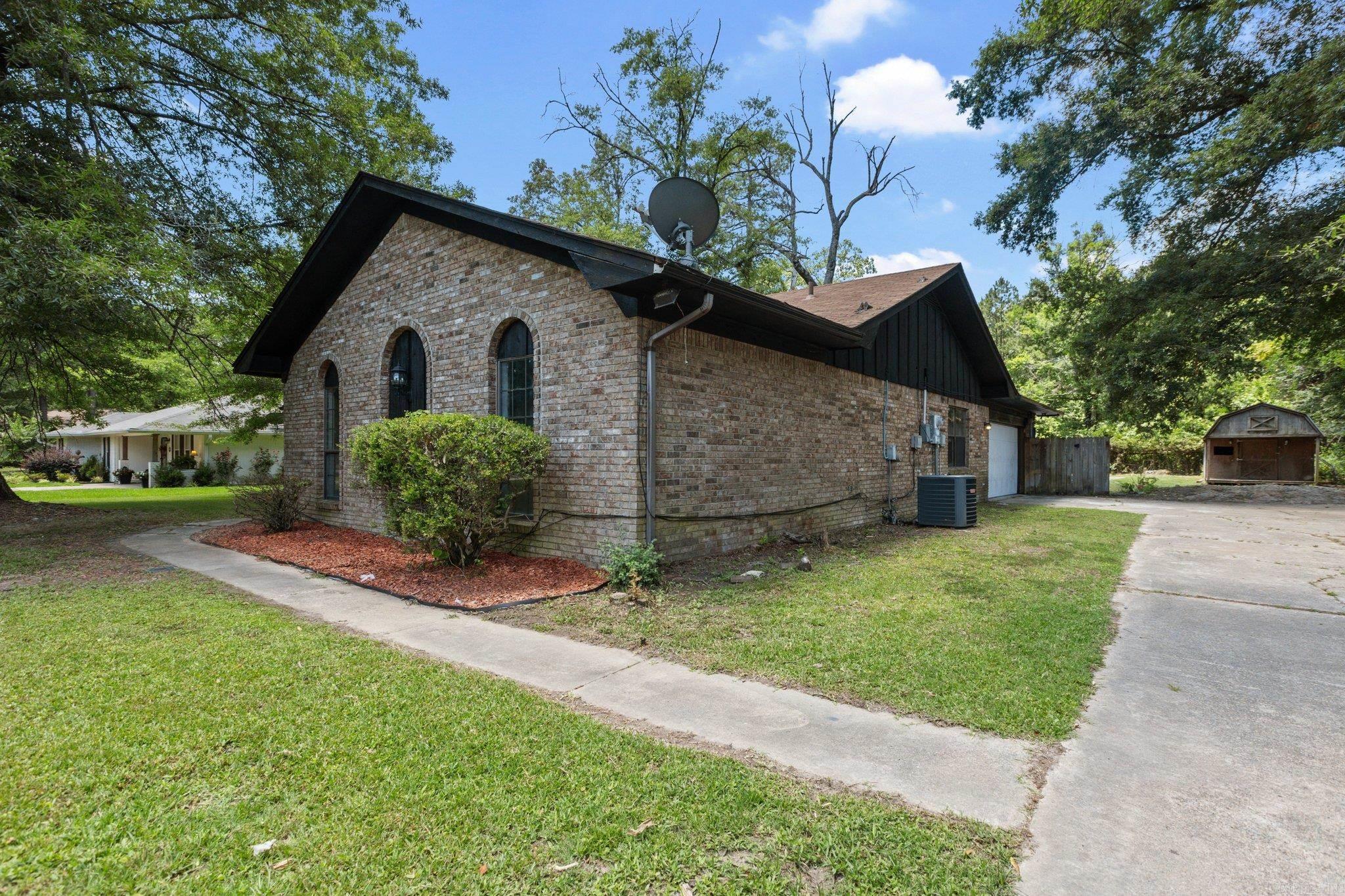 Pine Wood - Residential