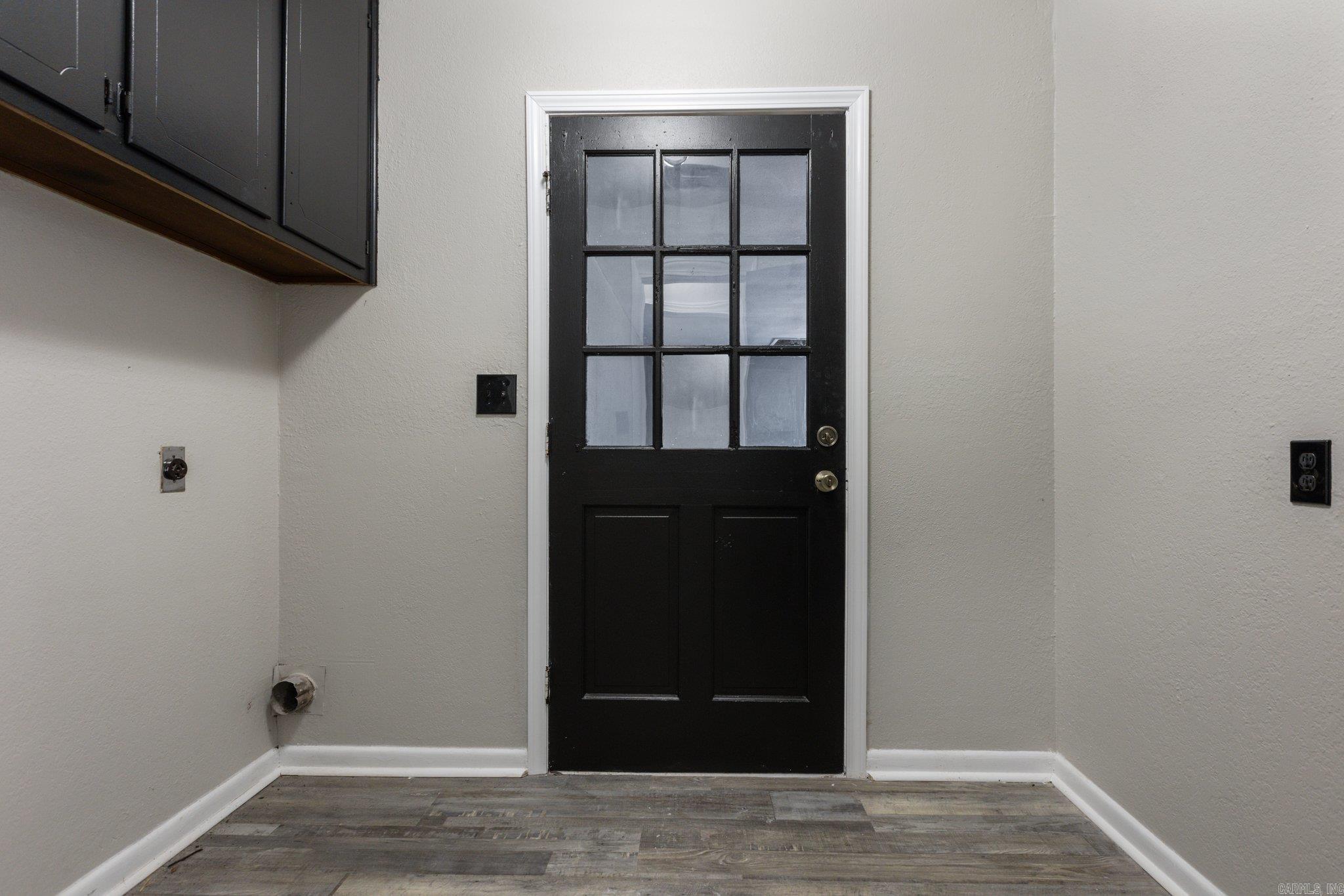 Pine Wood - Residential