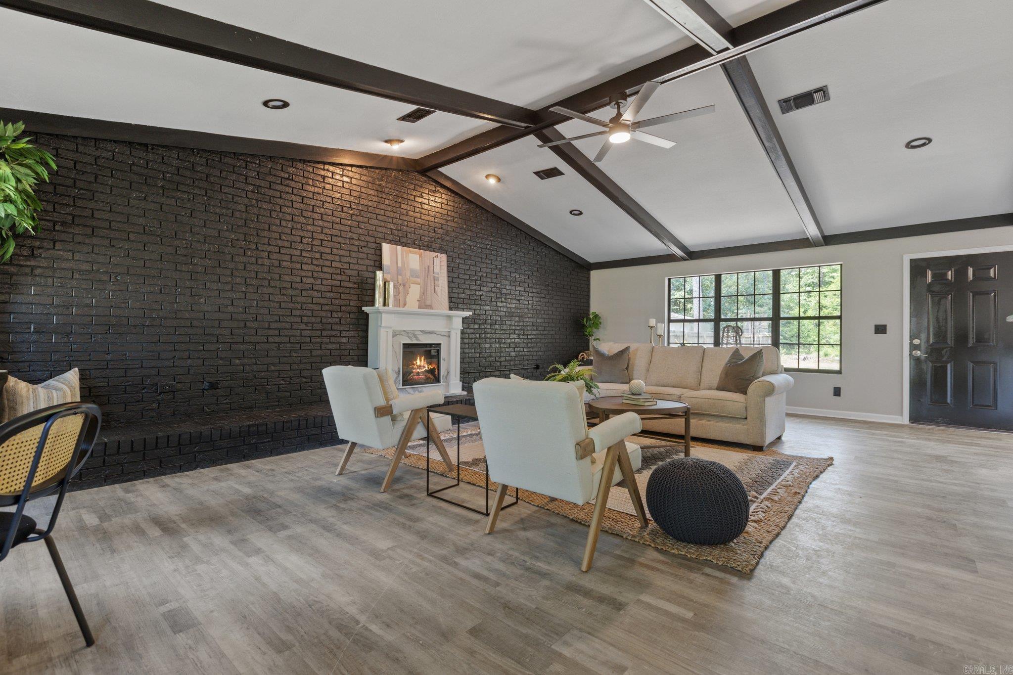 Pine Wood - Residential