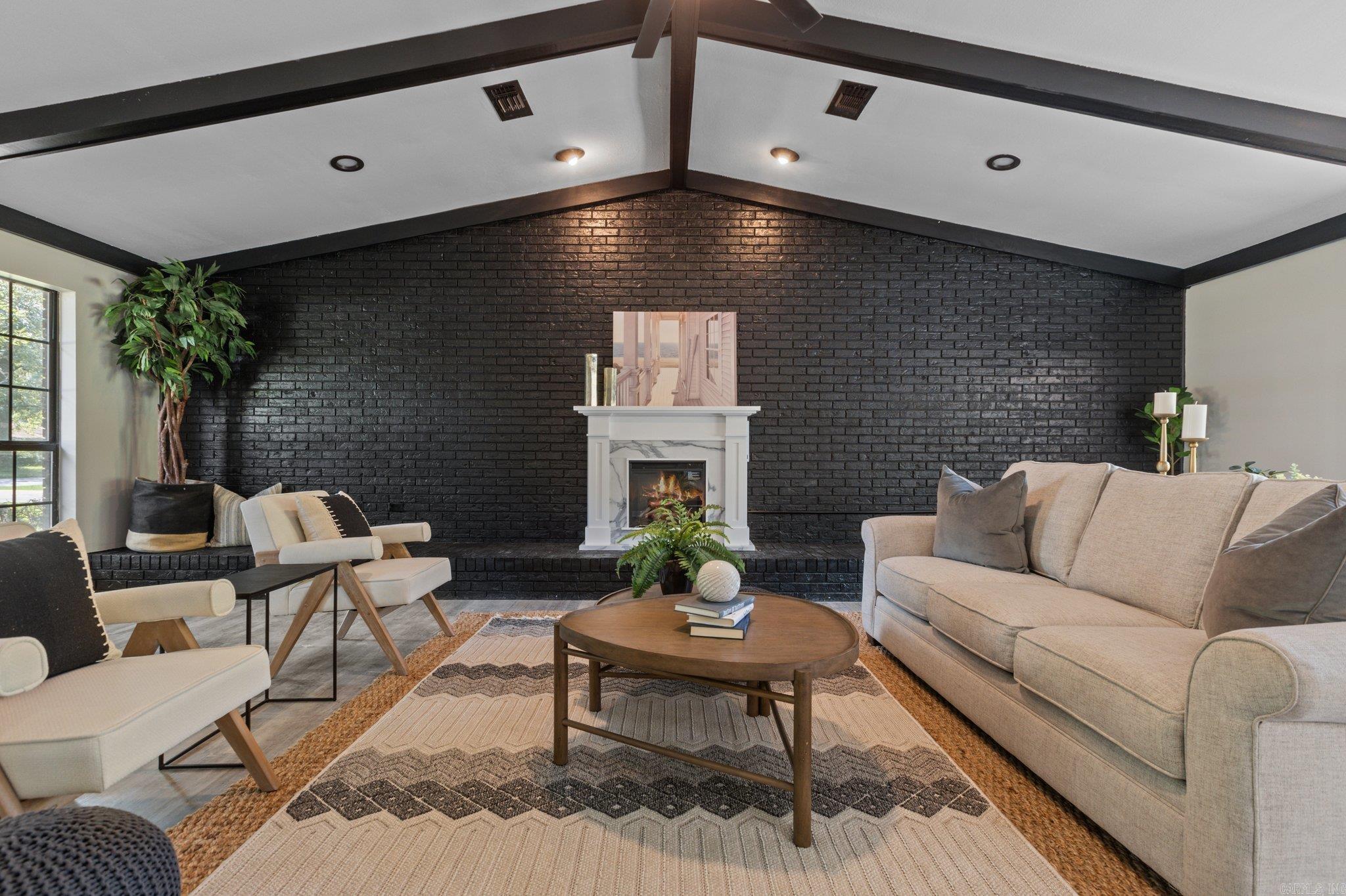 Pine Wood - Residential