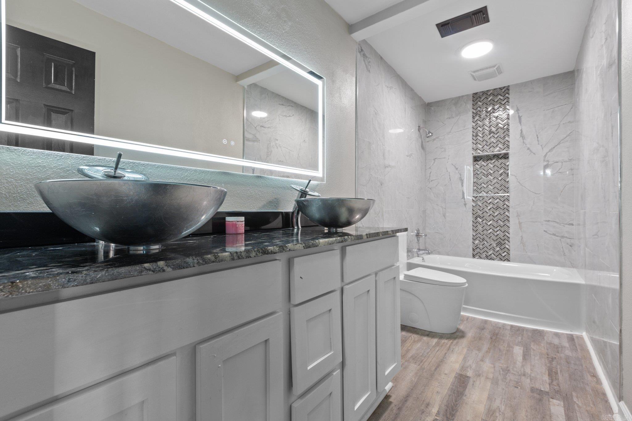 Pine Wood - Residential