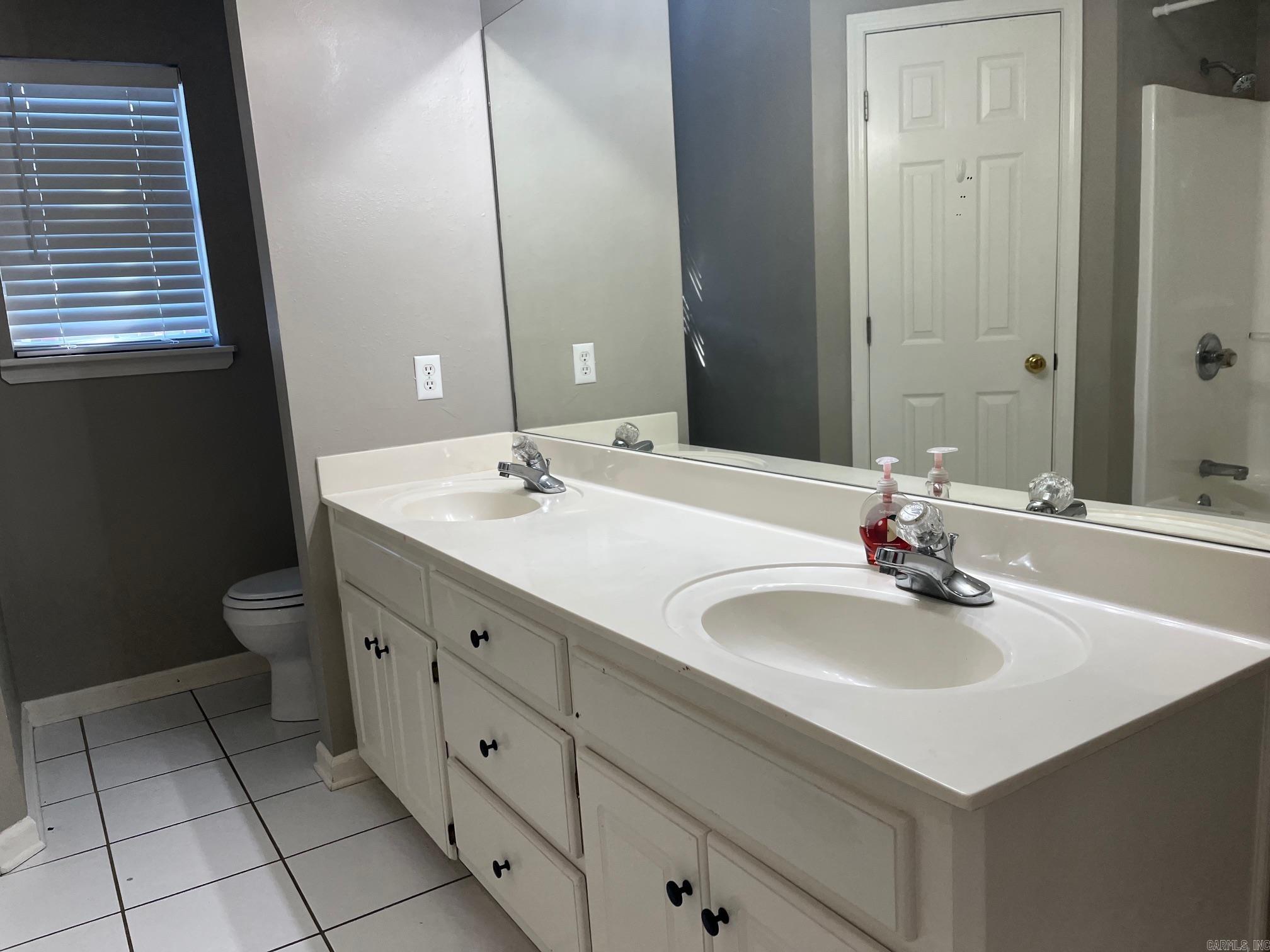 HUNTERS RUN - Residential