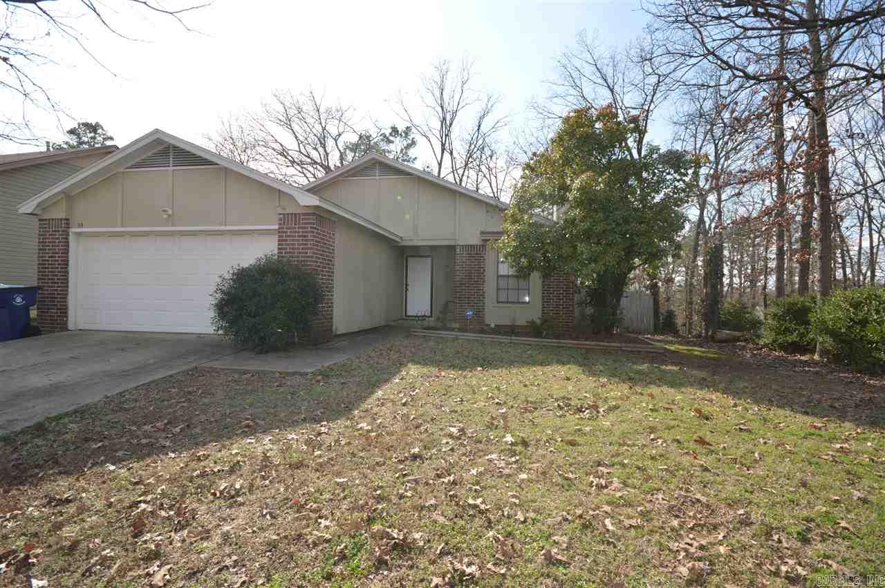 3 BR/ 2BA in GOOD condition located in Maumelle, close to schools, parks, and shopping. This property is in MOVE-IN condition and would be a PERFECT fit for your first-time home buyers.
