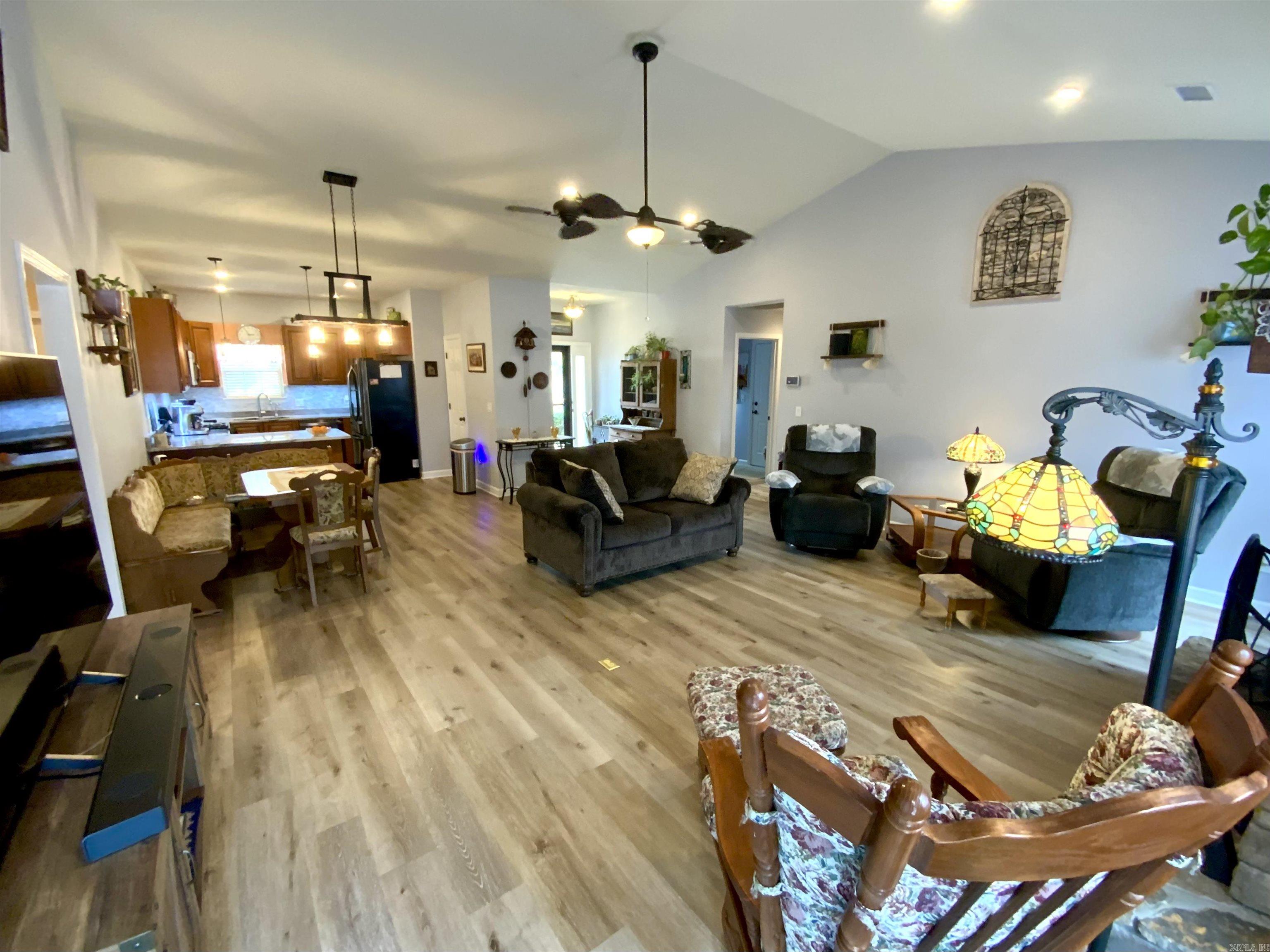 SUMMER HEIGHTS - Residential