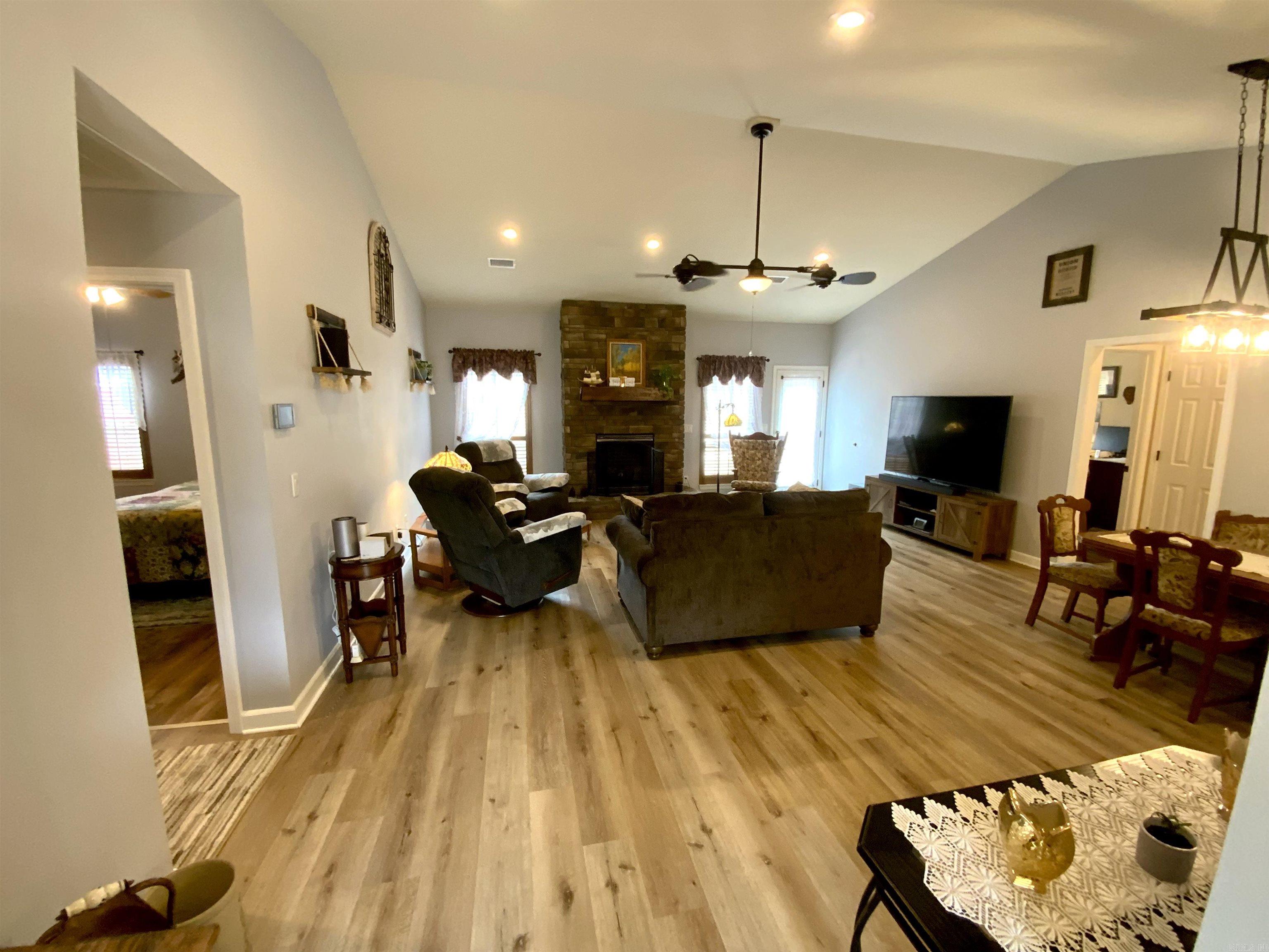 SUMMER HEIGHTS - Residential