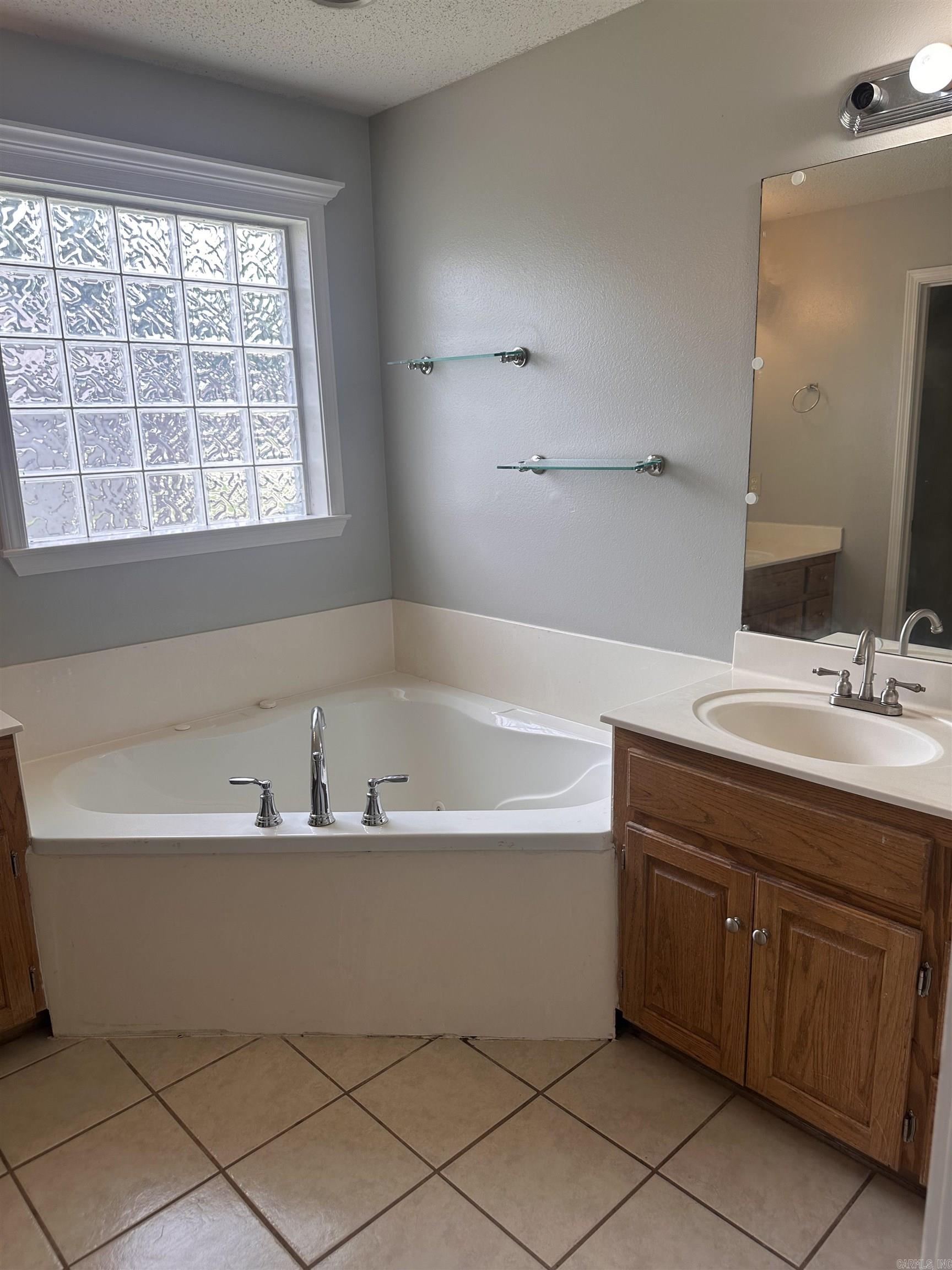 Meadowlake Estates - Residential Lease