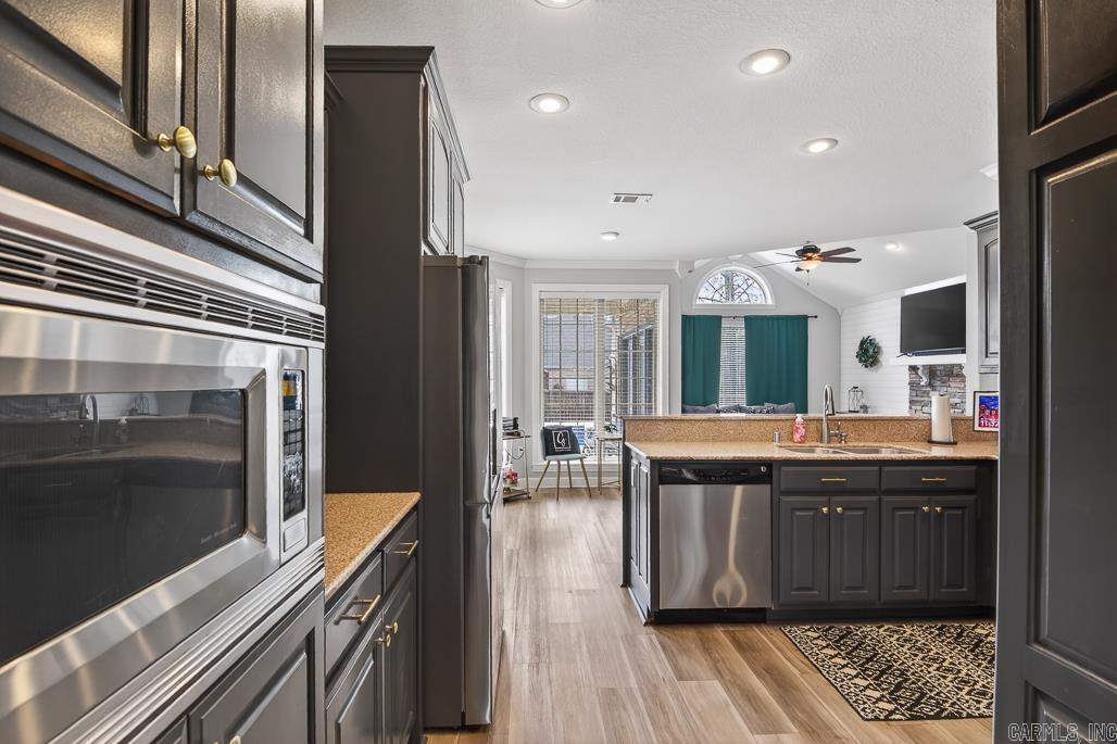 THE PARK ON MT SPRINGS - Residential