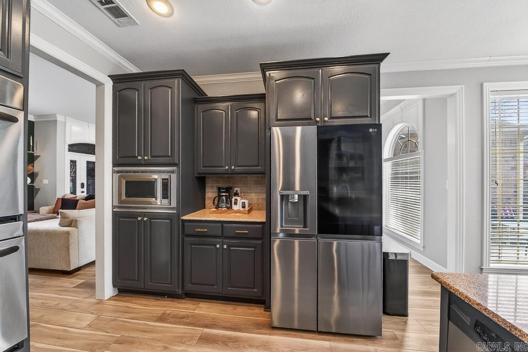 THE PARK ON MT SPRINGS - Residential