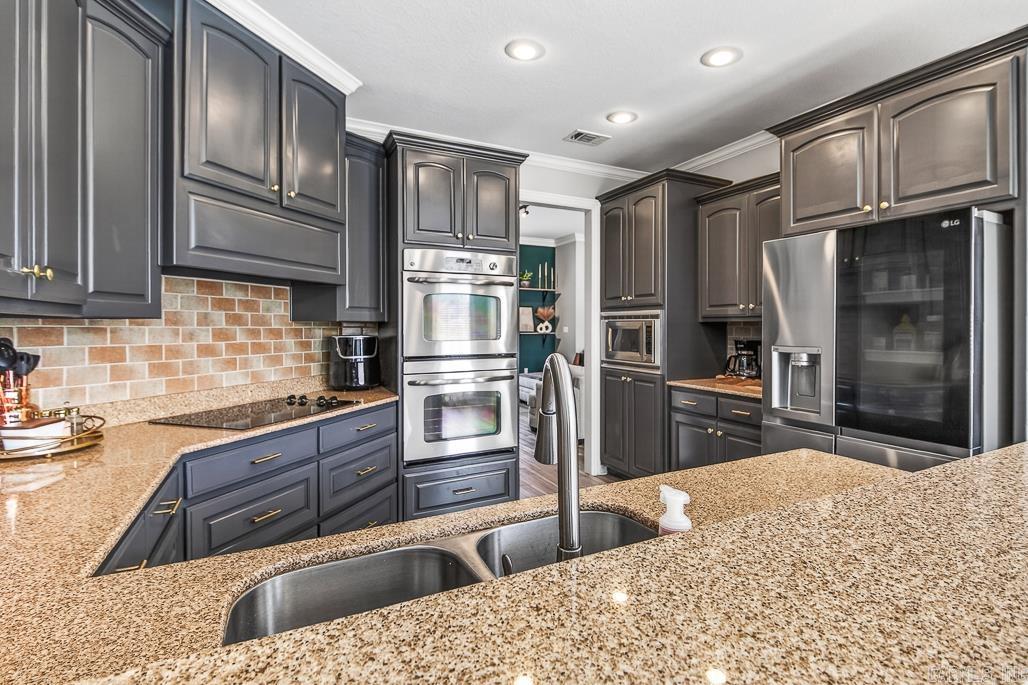 THE PARK ON MT SPRINGS - Residential