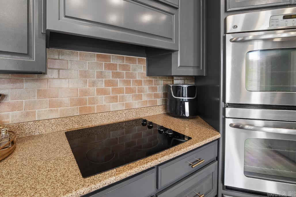 THE PARK ON MT SPRINGS - Residential