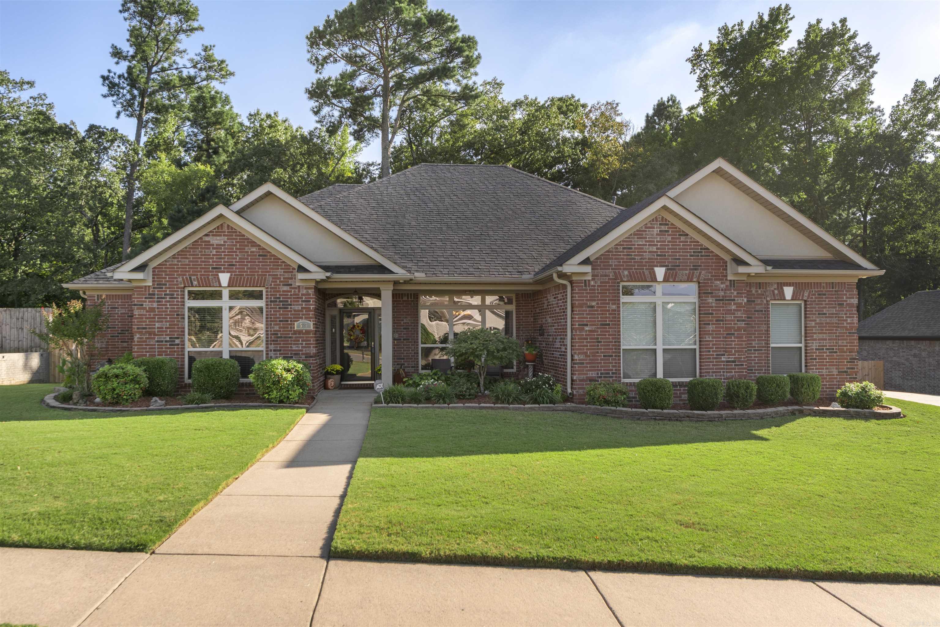 Exceptionally well-maintained home in Sterling Oaks Subdivision. The split floor plan features 3 BR, 2.5 BA plus a dedicated office area perfect for work or study. As you enter you will be greeted by an elegant formal dining room that features beautiful finishes and has ample room for gatherings. The kitchen has a flawless lay out that allows for easy flow between prep, dining and entertaining areas. The primary suite is generous sized complete with dual closets and an amazing bath. Sitting on an oversized lot that backs up to a green space provides privacy and serenity. The property includes a large RV parking pad, outdoor deck and much more.