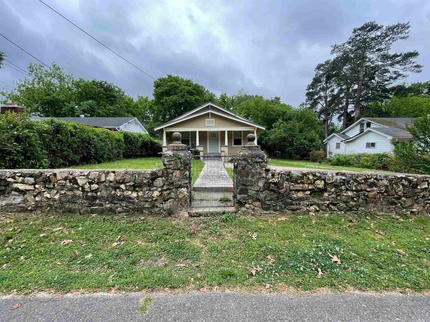 Welcome to 315 Vineyard St in beautiful Hot Springs! This inviting property offers comfort, convenience, and opportunity all in one. Ideally located near shopping, dining, and entertainment, this home features a practical layout and a spacious yard perfect for relaxing or entertaining. Enjoy close proximity to Oaklawn Resort, just a short drive away. Whether you’re looking for your next home or an investment opportunity, this one is worth a look! Selling ''as is''.