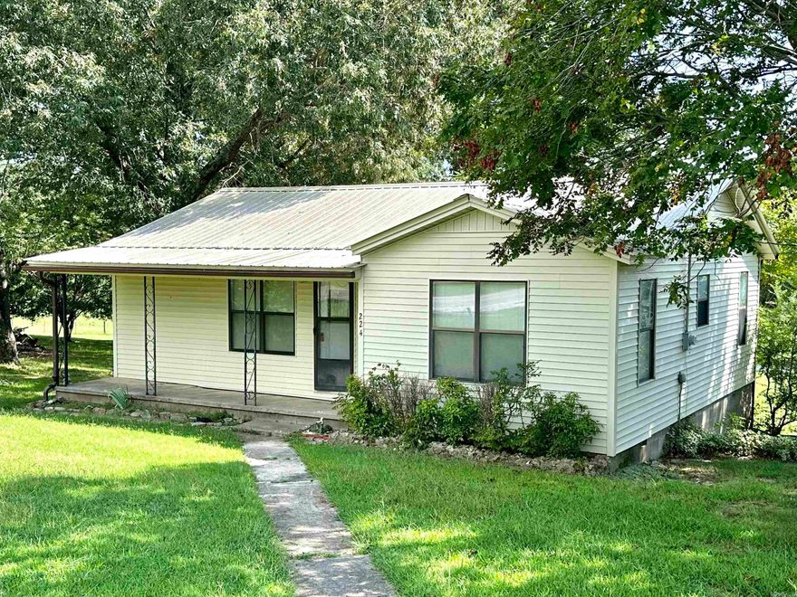 2 bedroom 1 bath home!