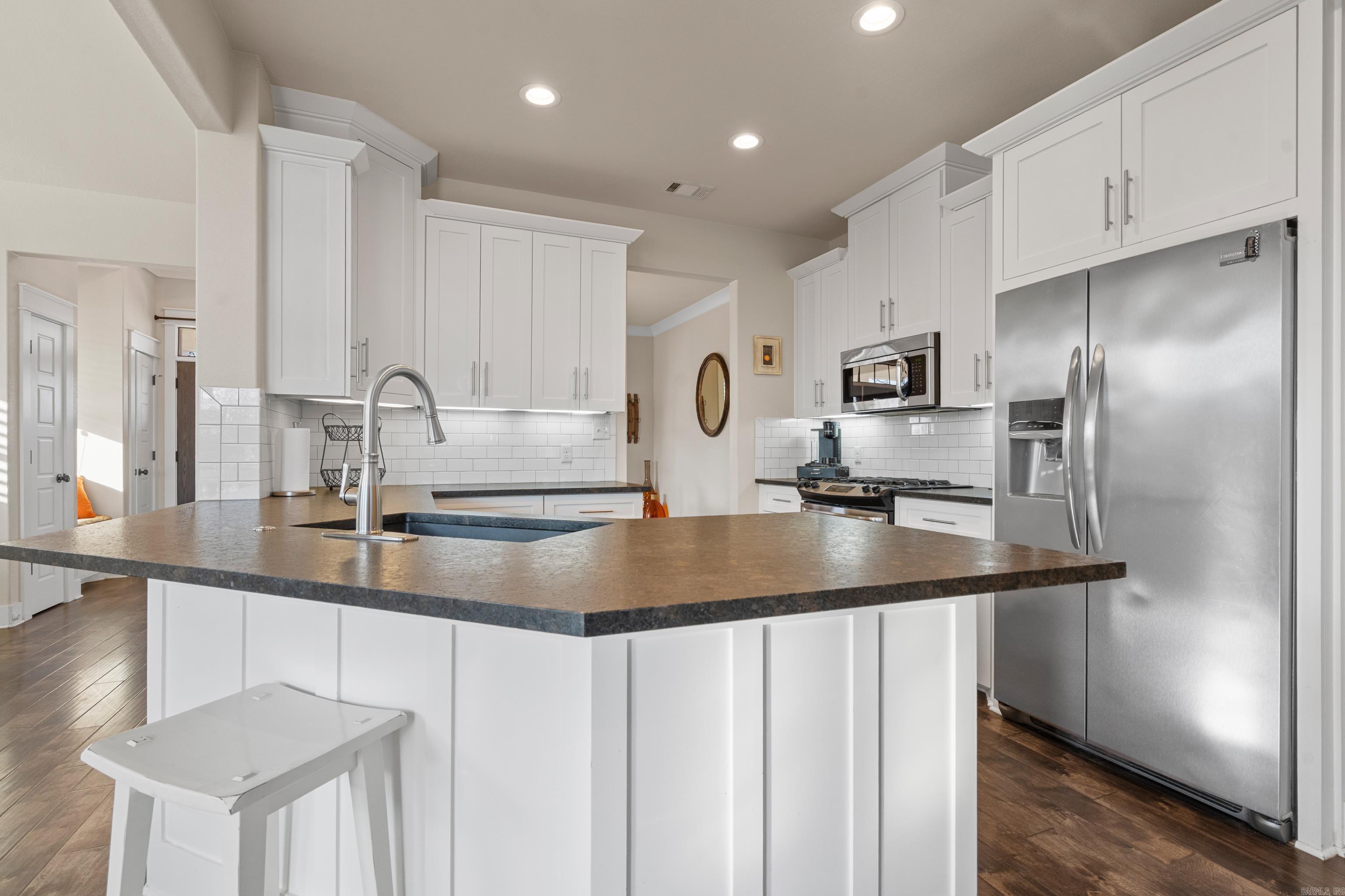 ARKOTA SHORES - Residential