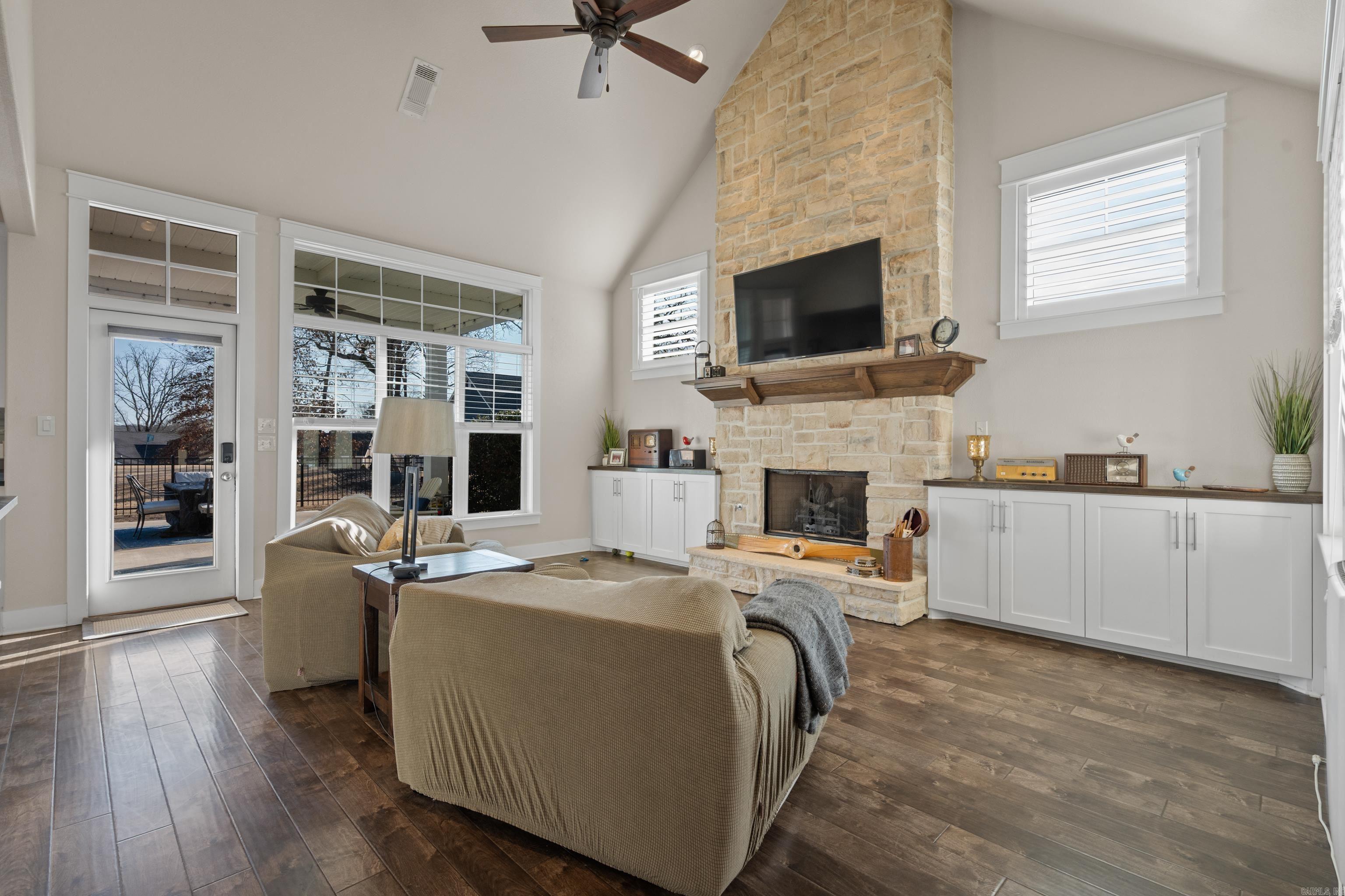 ARKOTA SHORES - Residential