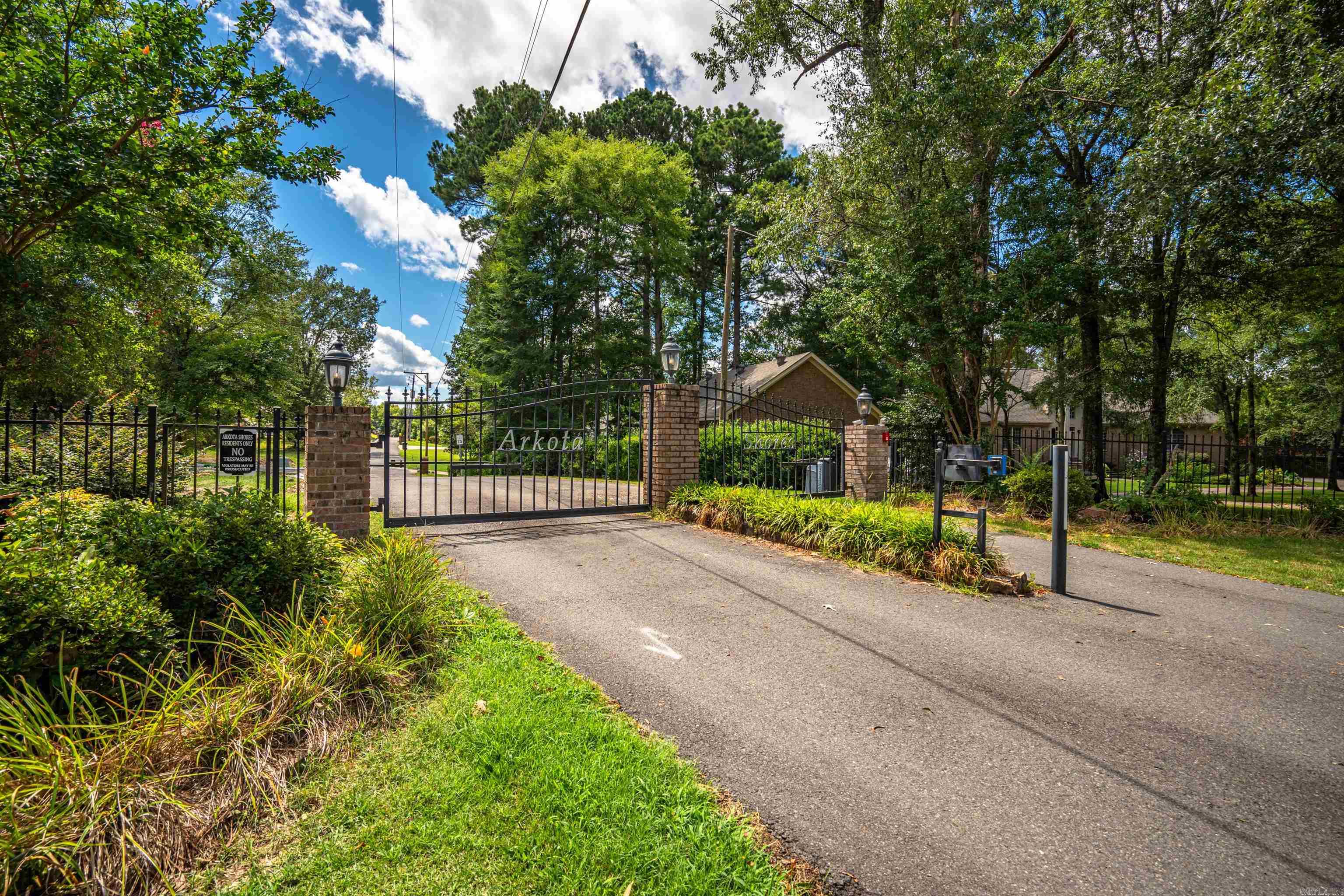 ARKOTA SHORES - Residential