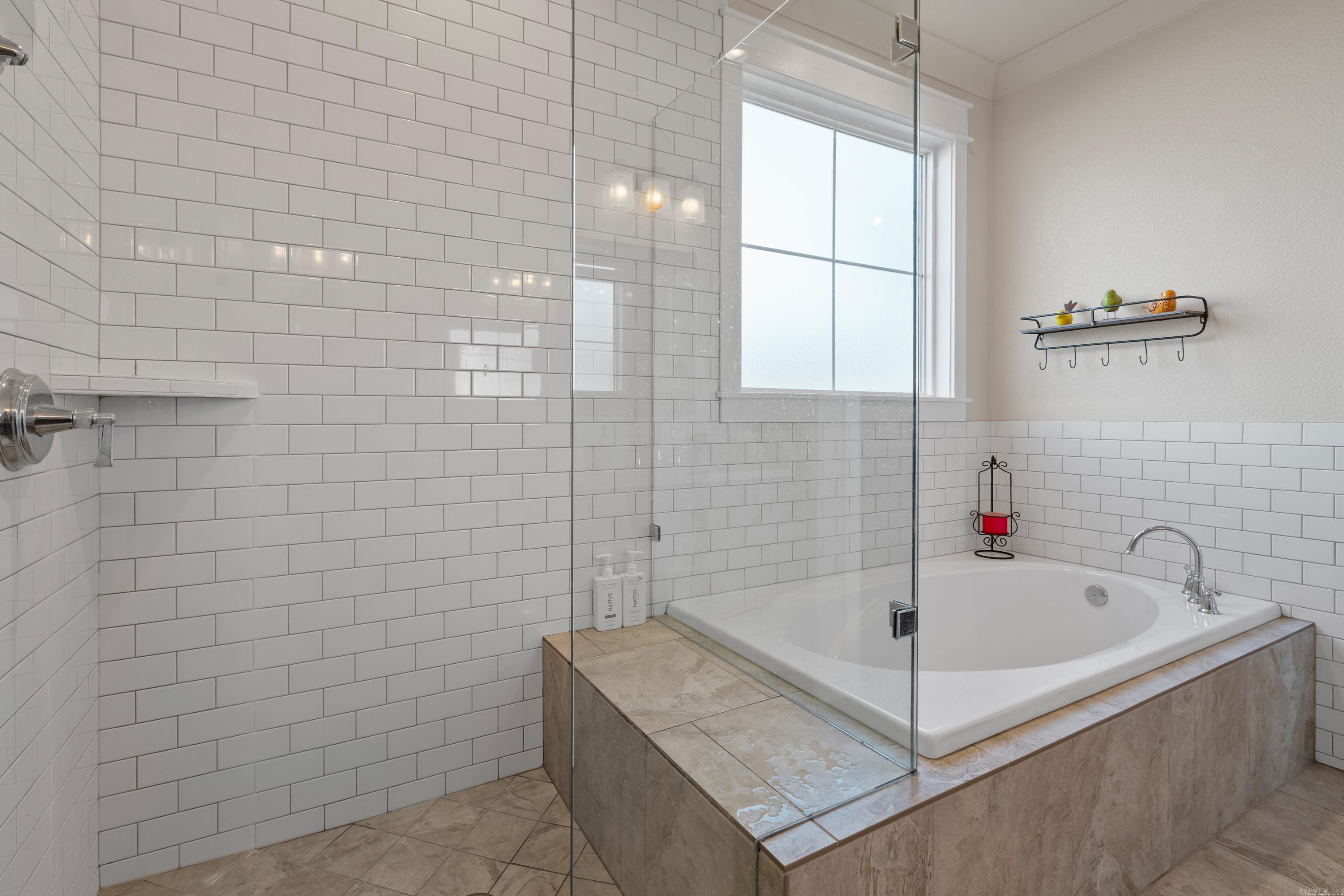 ARKOTA SHORES - Residential