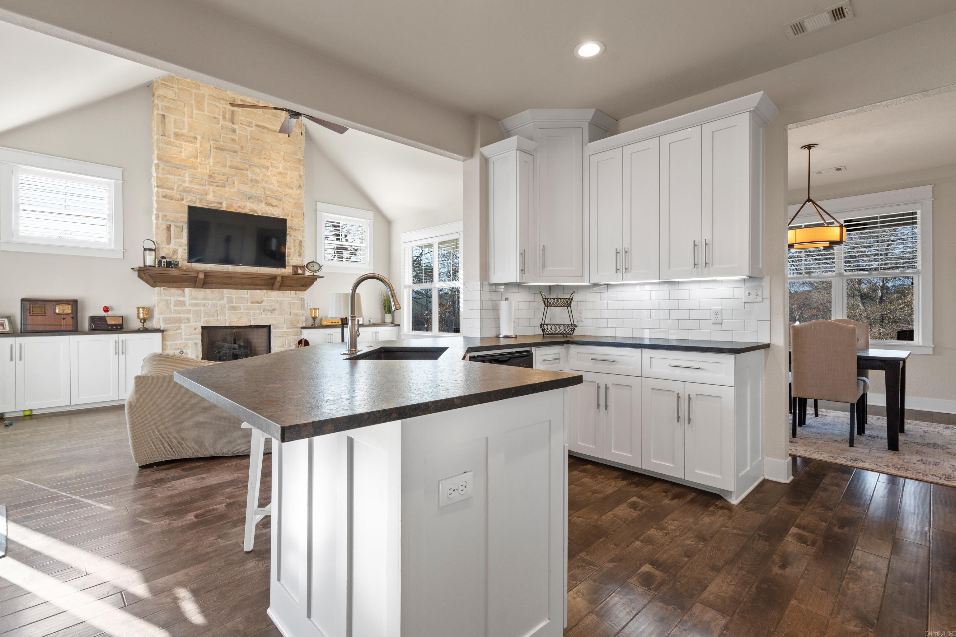 ARKOTA SHORES - Residential