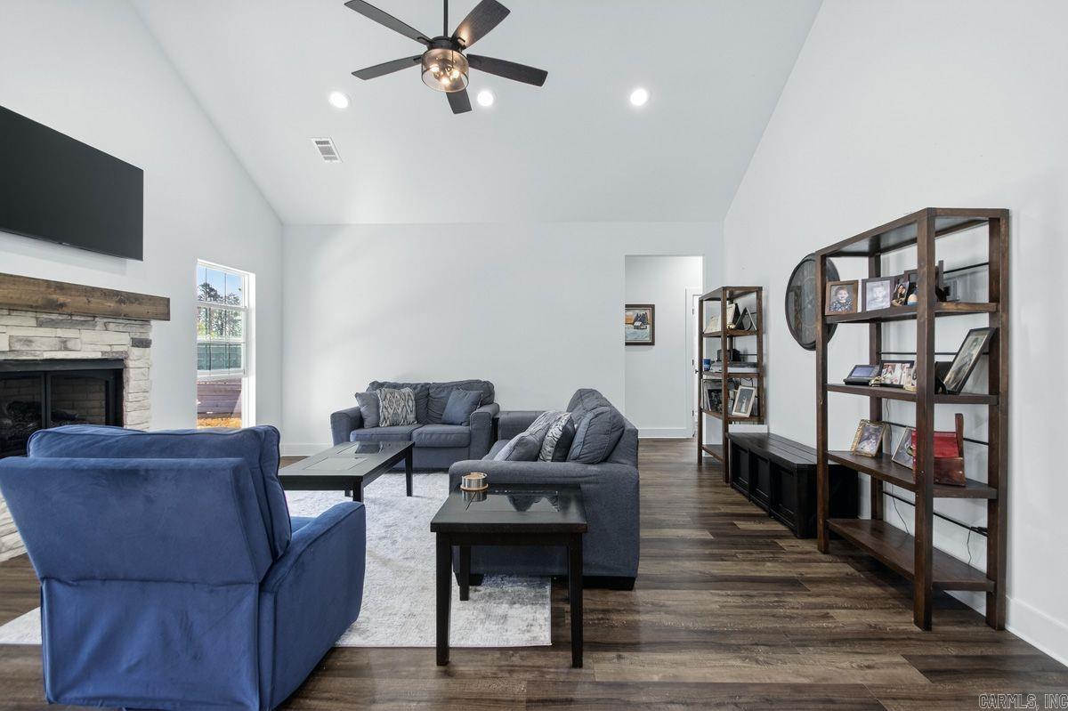 THE WATERS ON TIMBERLAKE - Residential