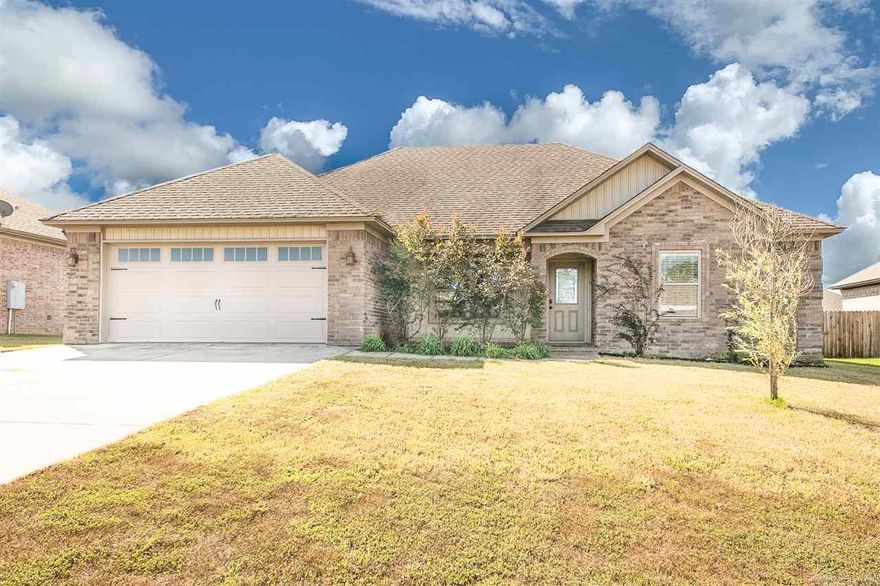 Charming 4 bedroom 2 bath open floor plan. Living room is tile. Recessed lighting throughout kitchen with stained wood cabinets and island, plenty of storage space and mudroom. Master has jetted tub! No smoking Up to 2 dogs under 40lbs allowed with non-refundable pet fee per pet.   Application/Background check/Security deposit required.