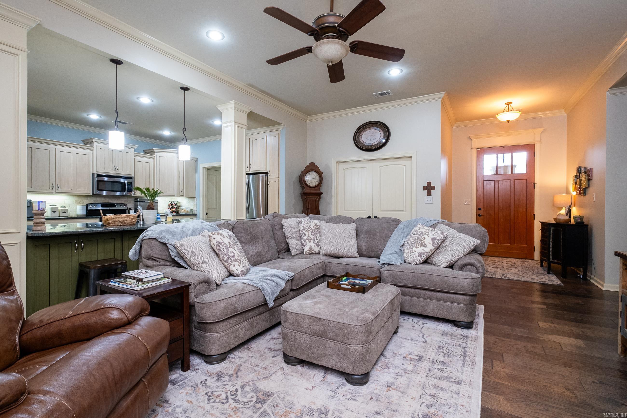 ROLANDALE - Residential