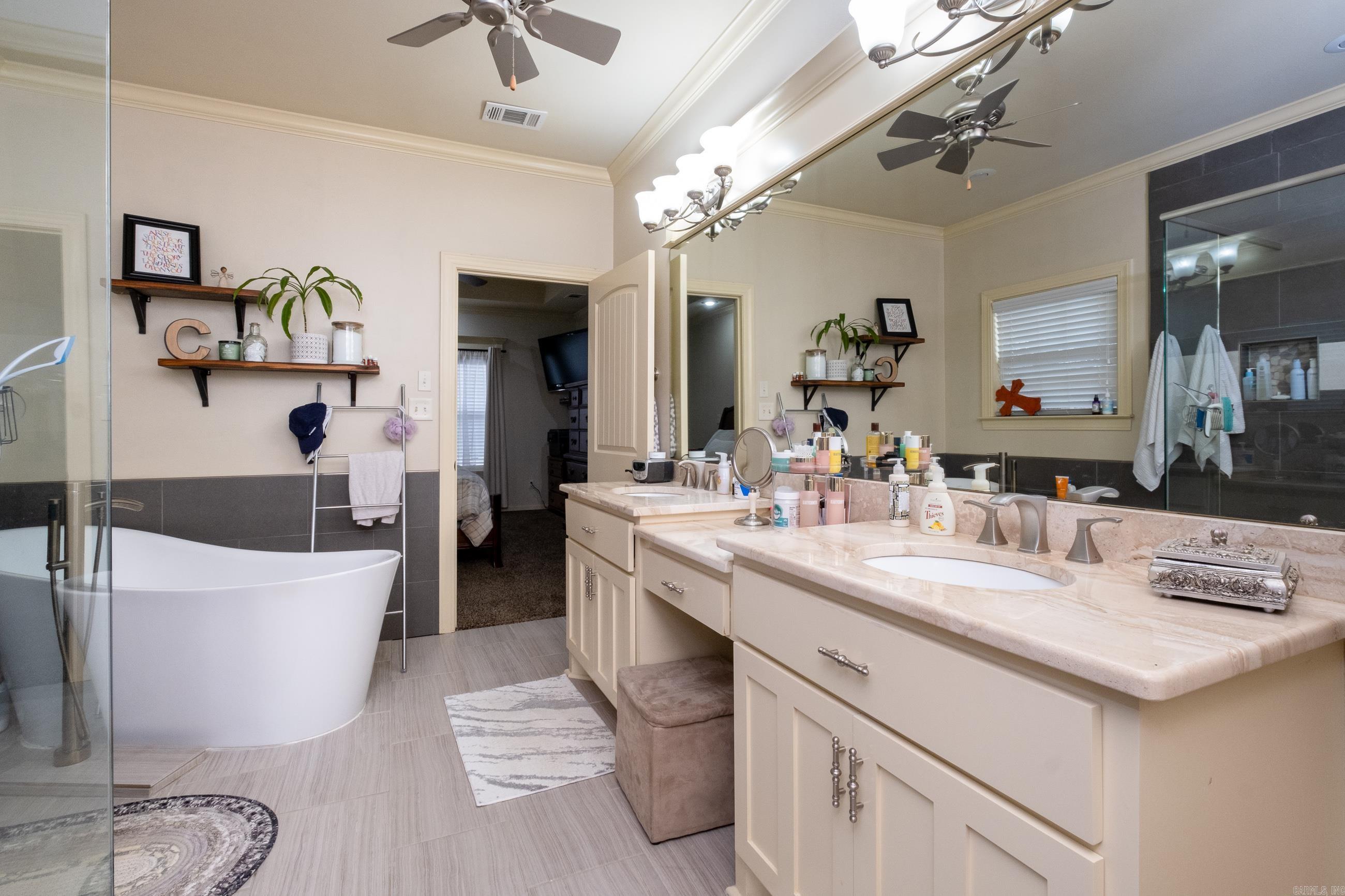 ROLANDALE - Residential