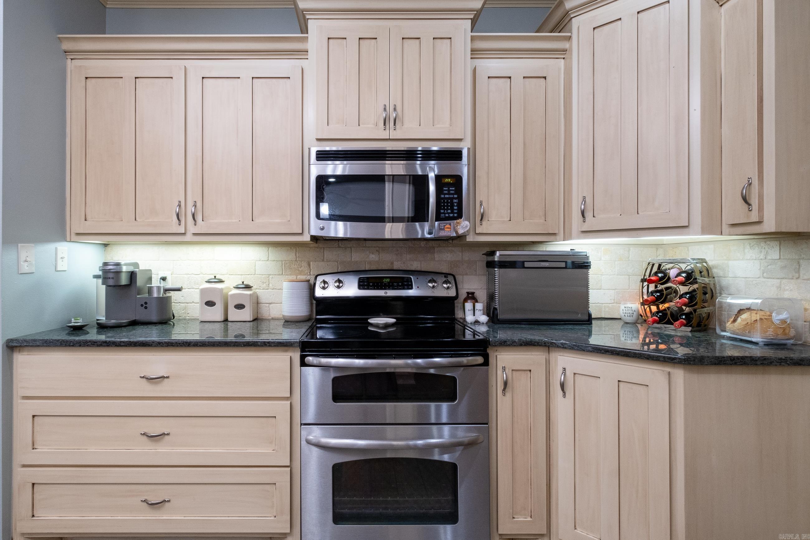 ROLANDALE - Residential