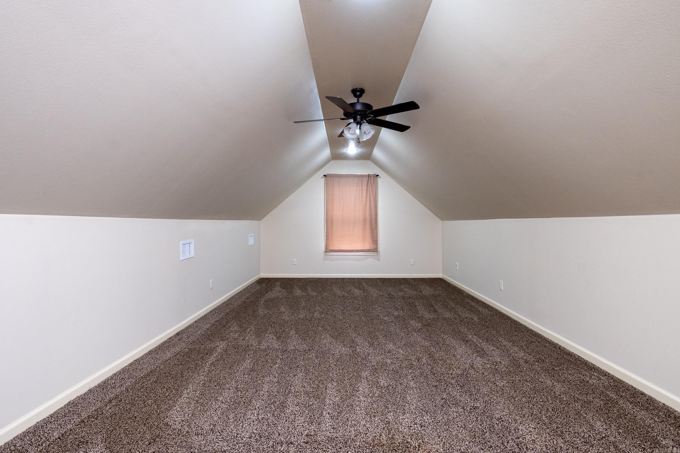 ROLANDALE - Residential