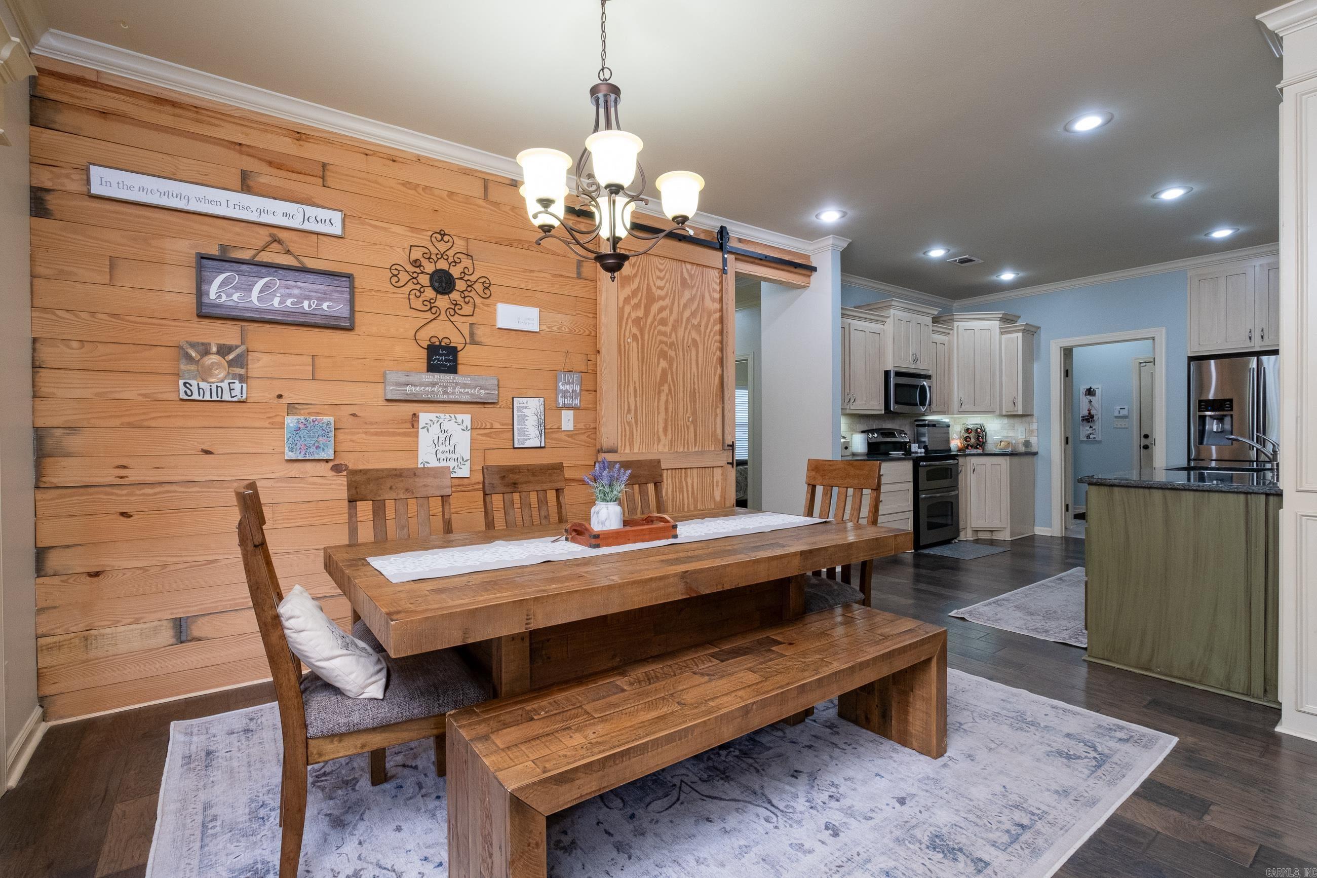 ROLANDALE - Residential