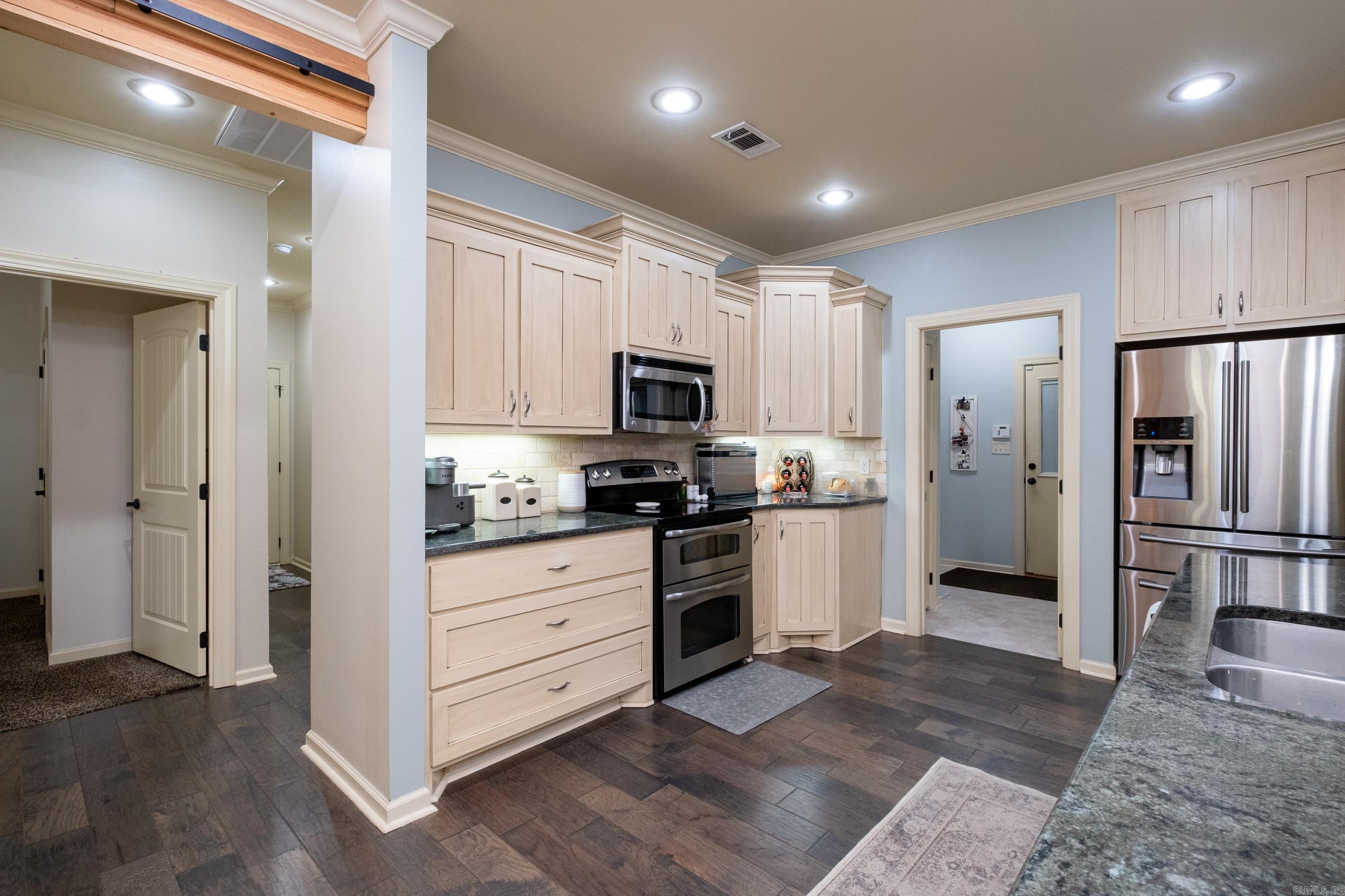 ROLANDALE - Residential