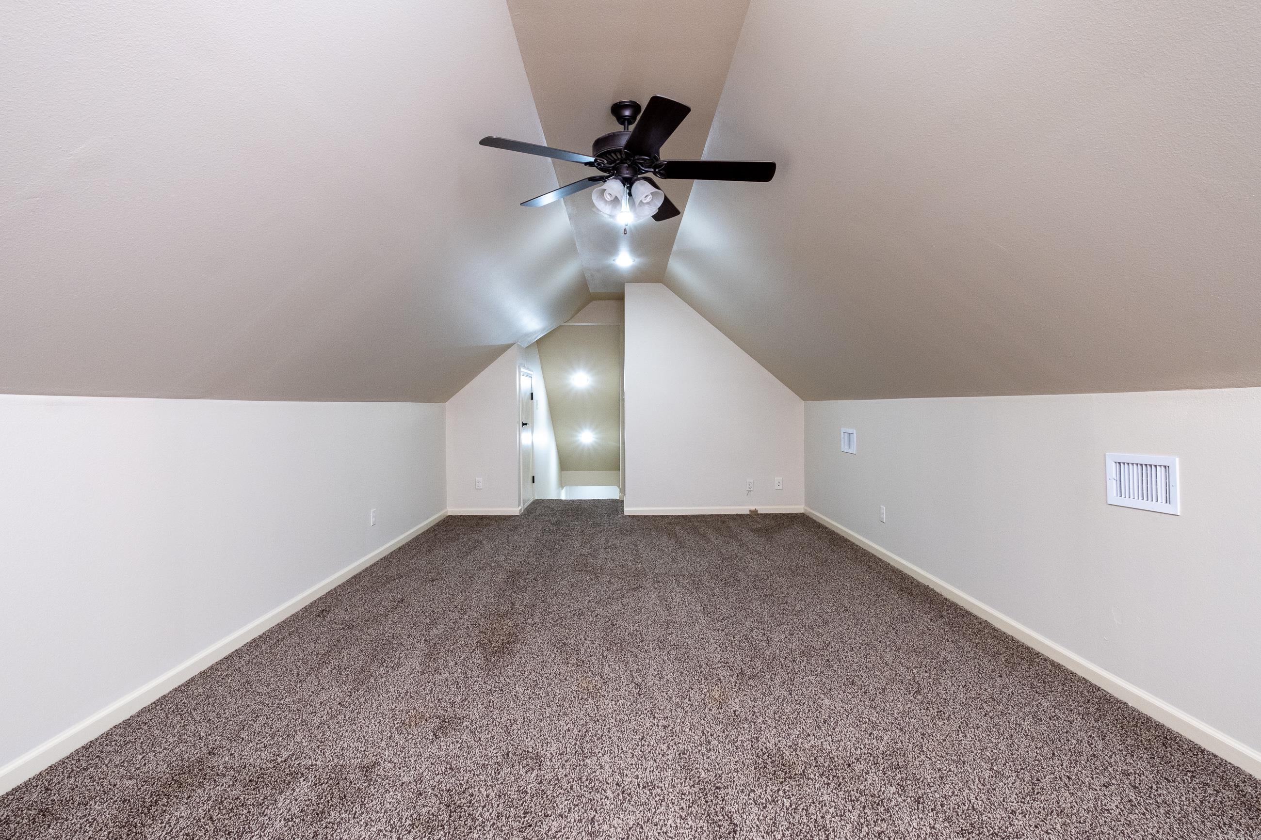 ROLANDALE - Residential