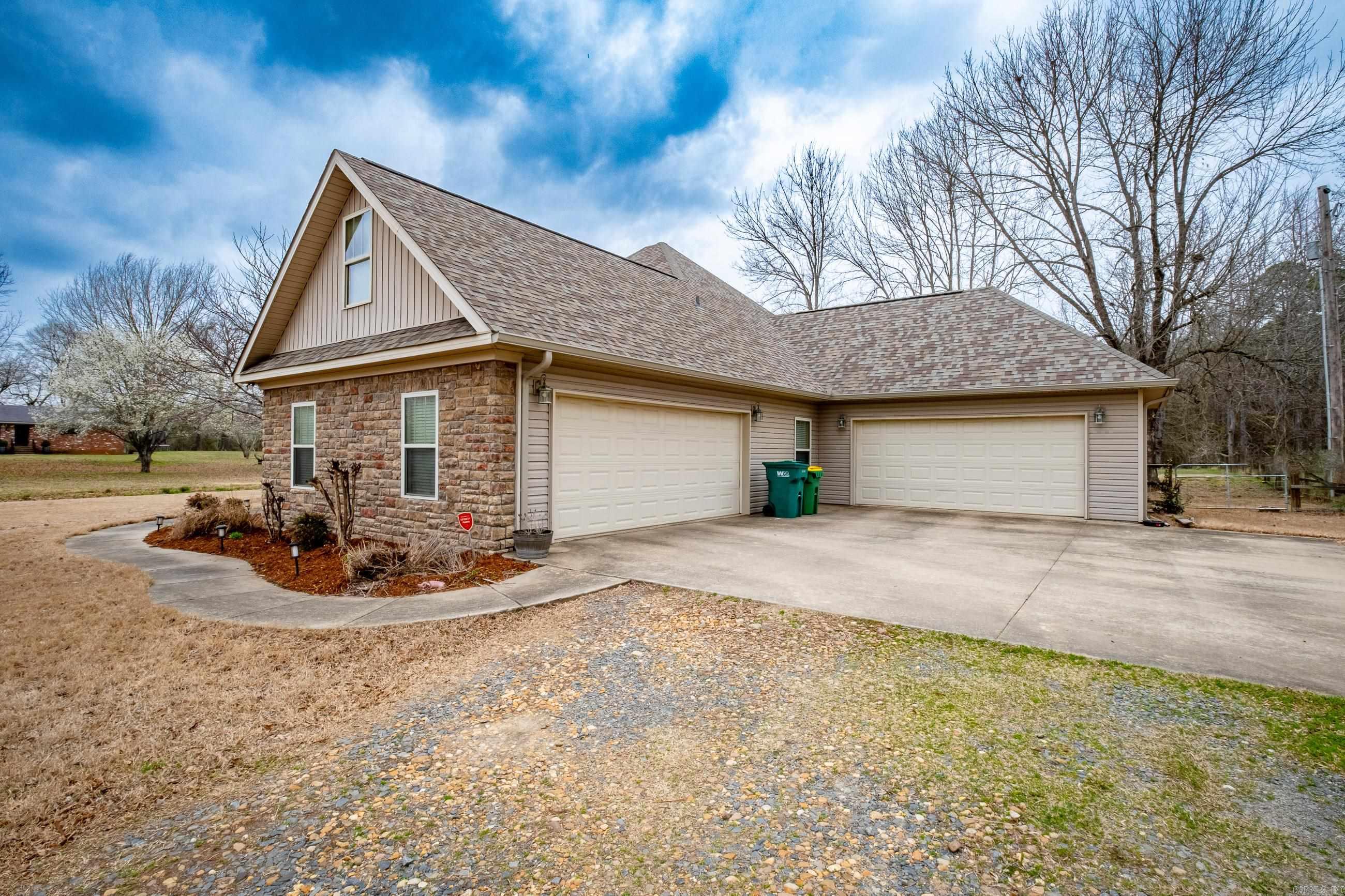 ROLANDALE - Residential