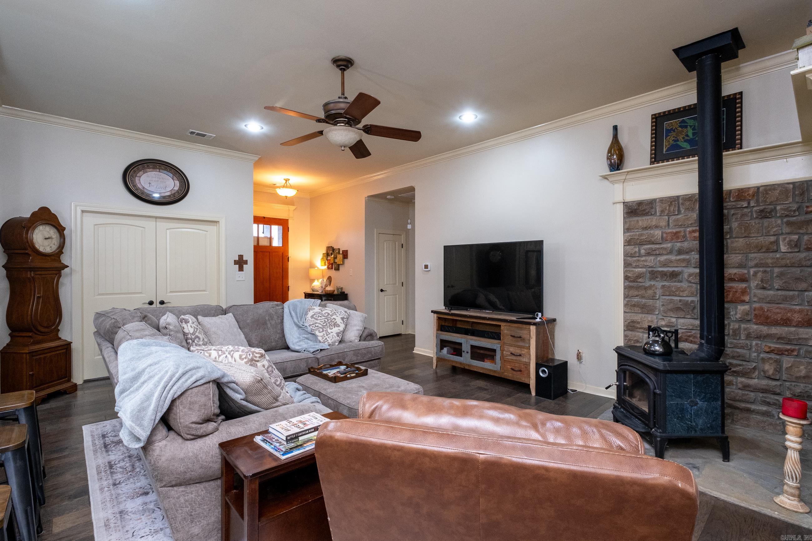 ROLANDALE - Residential