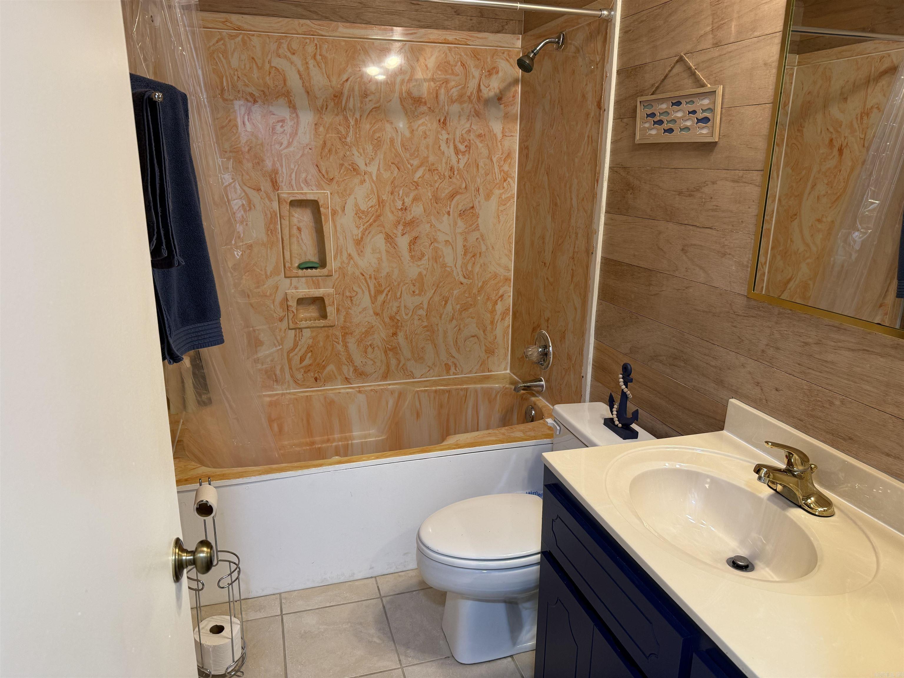 HAMILTON HILLS - Residential